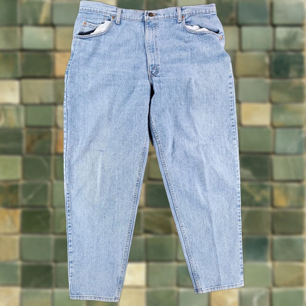 Levi's Levi's 560 VTG 90s Light Blue Jeans Made USA Mens 42 x 32 Inseam 32 Blue Wide-Leg Jeans Mens Size US 42 / EU 58 - 1 Thumbnail