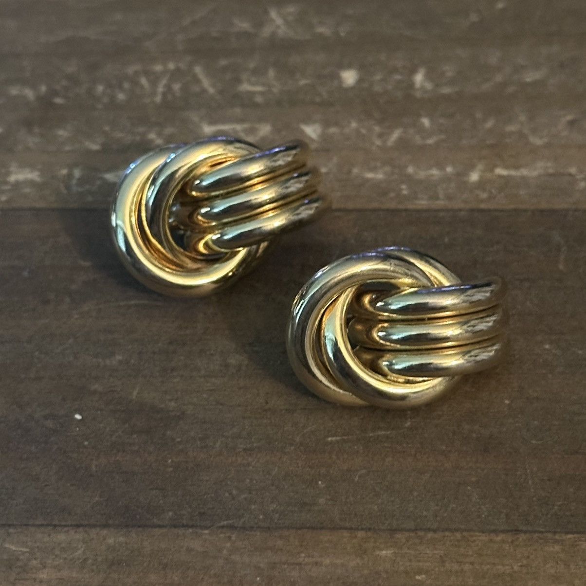 Vintage Vintage gold tone clip on knot earrings Size ONE SIZE - 5 Thumbnail