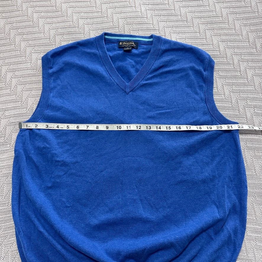 Brooks Brothers Brooks Brothers periwinkle cotton v neck sweater vest Size US XL / EU 56 / 4 - 5 Thumbnail