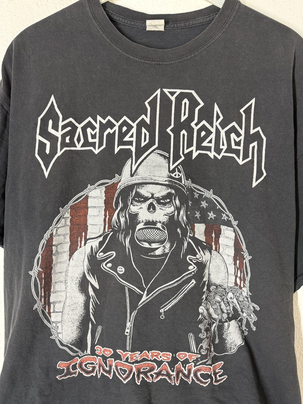Band Tees Sacred reich 30 years of ignorance T shtirt Tour Size US XXL / EU 58 / 5 - 2 Thumbnail