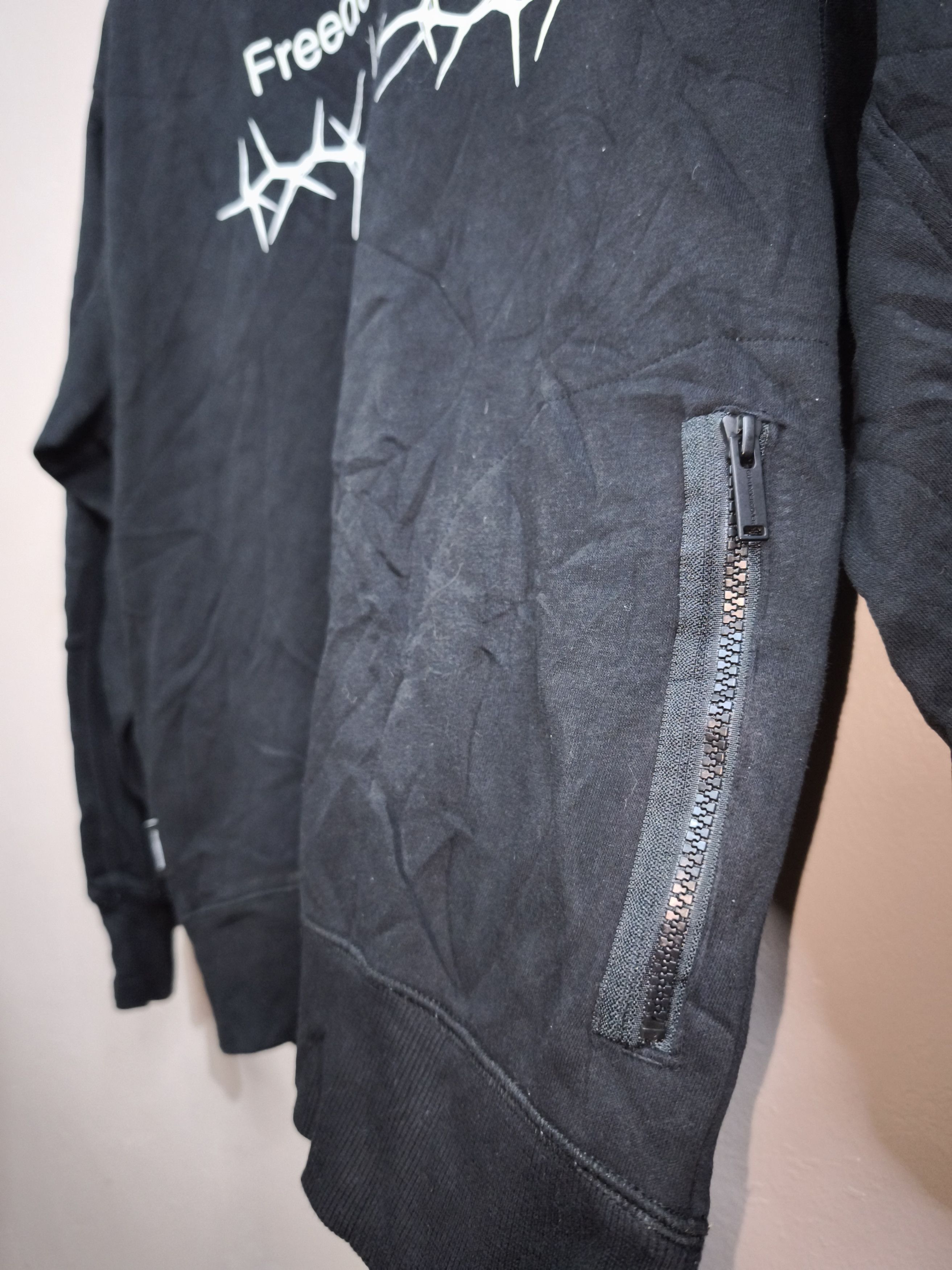 GU × Undercover GU x UNDERCOVER Freedom Noise Sweatshirt Size US S / EU 44-46 / 1 - 4 Thumbnail