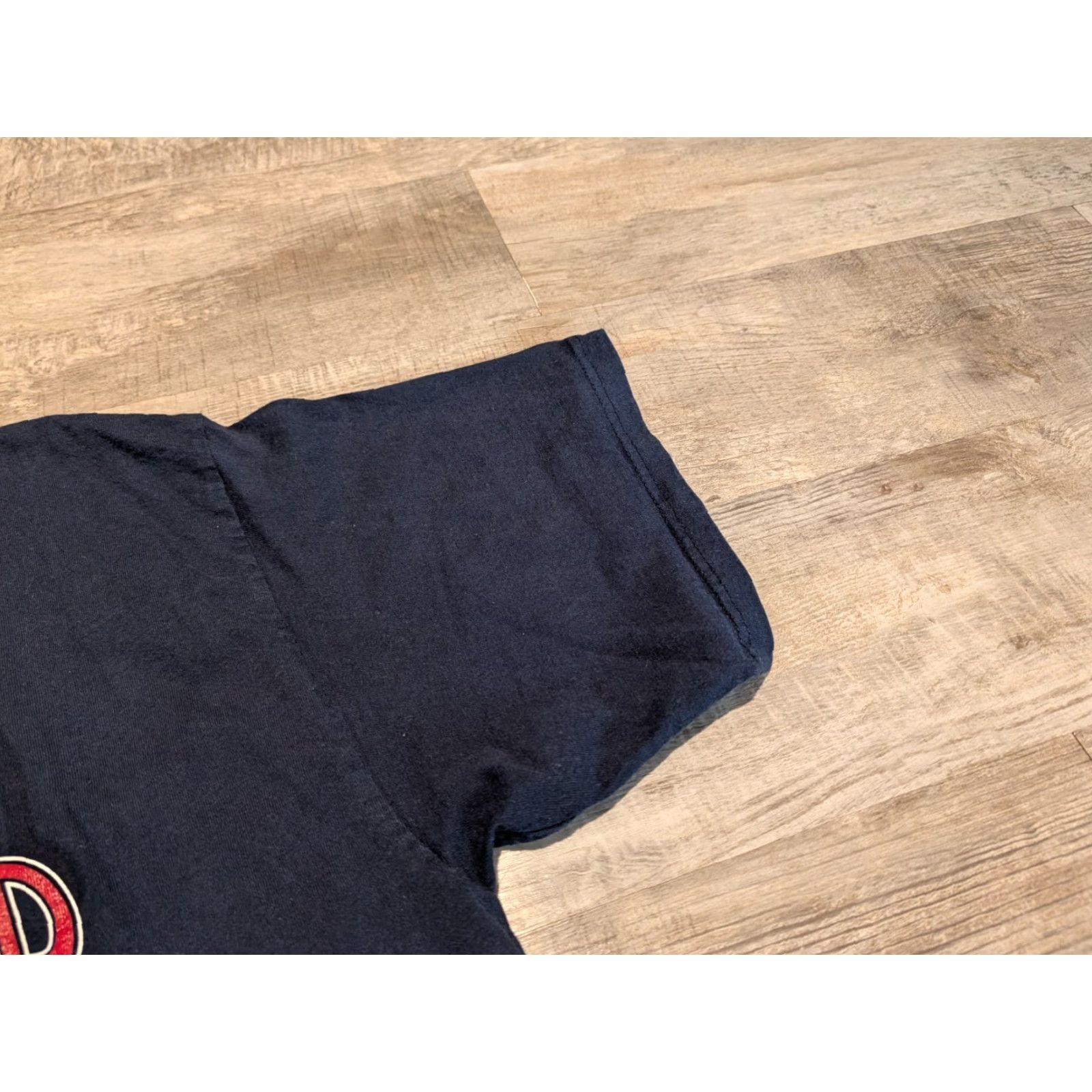 Vintage VINTAGE Chicago Cubs T-Shirt Stadium Wrigley Field - Cotton Heritage XL Blue Crew Neck Short Sleeve Men’s 90s Sports Baseball Graphic Print EUC Size US XL / EU 56 / 4 - 4 Thumbnail