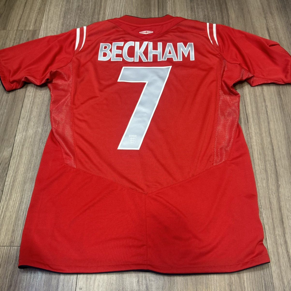 Umbro England Euro 2004 away shirt #7 Beckham Size US S / EU 44-46 / 1 - 2 Thumbnail