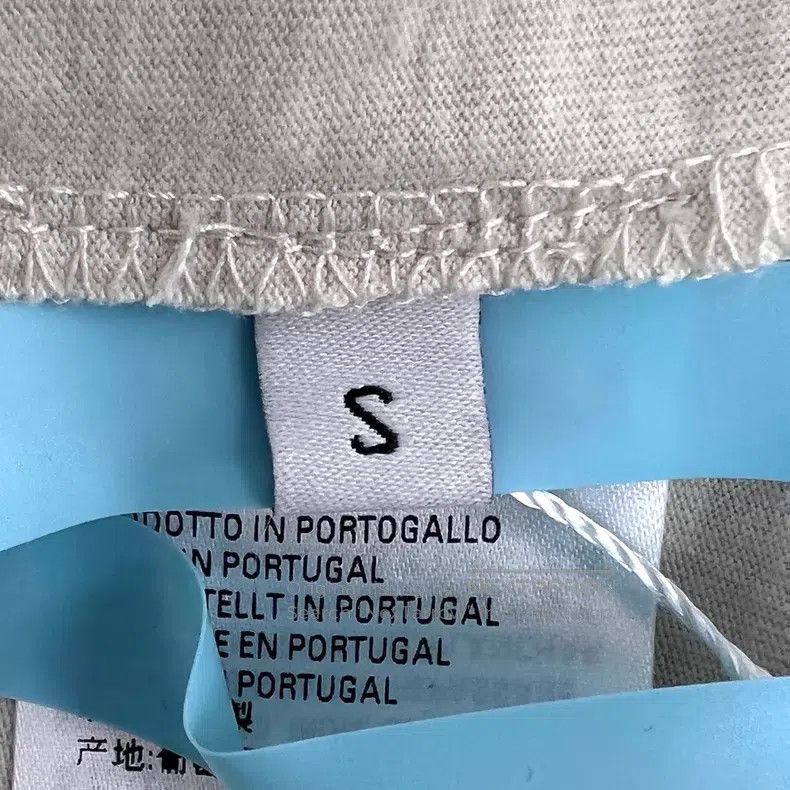 Balenciaga Balenciaga Apricot Logo Letter Embroidered Crew Neck Short Size US S / EU 44-46 / 1 - 6 Thumbnail