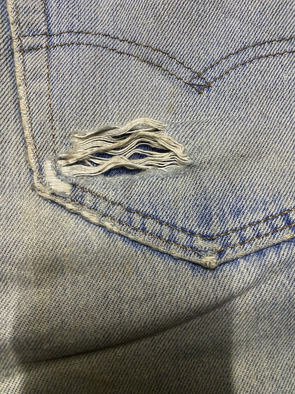 Levi's Vintage Levis 501xx 90s Grunge Distressed Jeans Size US 32 / EU 48 - 13 Thumbnail