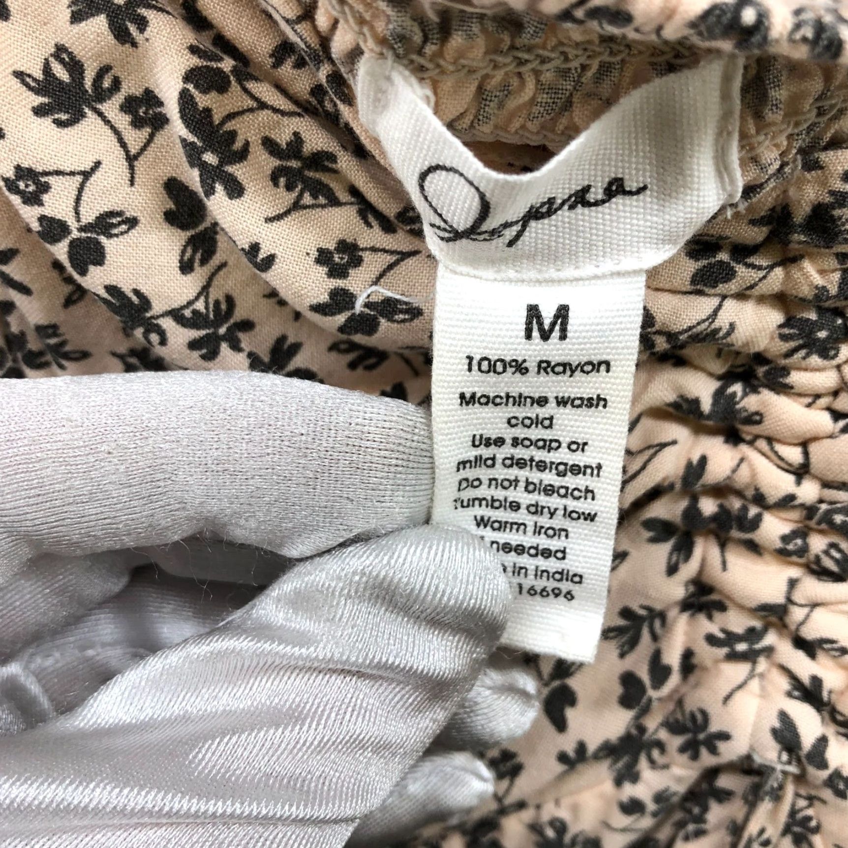 Vintage Japna Smocked Blouse Womens M Long Sleeve Beige Floral Ruffle Drawstring Wool? No—Rayon Blouse - Bohemian Cropped Casual Womens M Size M / US 6-8 / IT 42-44 - 7 Thumbnail