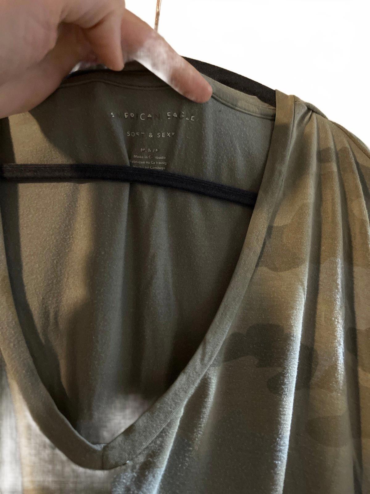 American Eagle Outfitters American Eagle Camo V-Neck Tee - Soft & Sexy Size M / US 6-8 / IT 42-44 - 2 Thumbnail