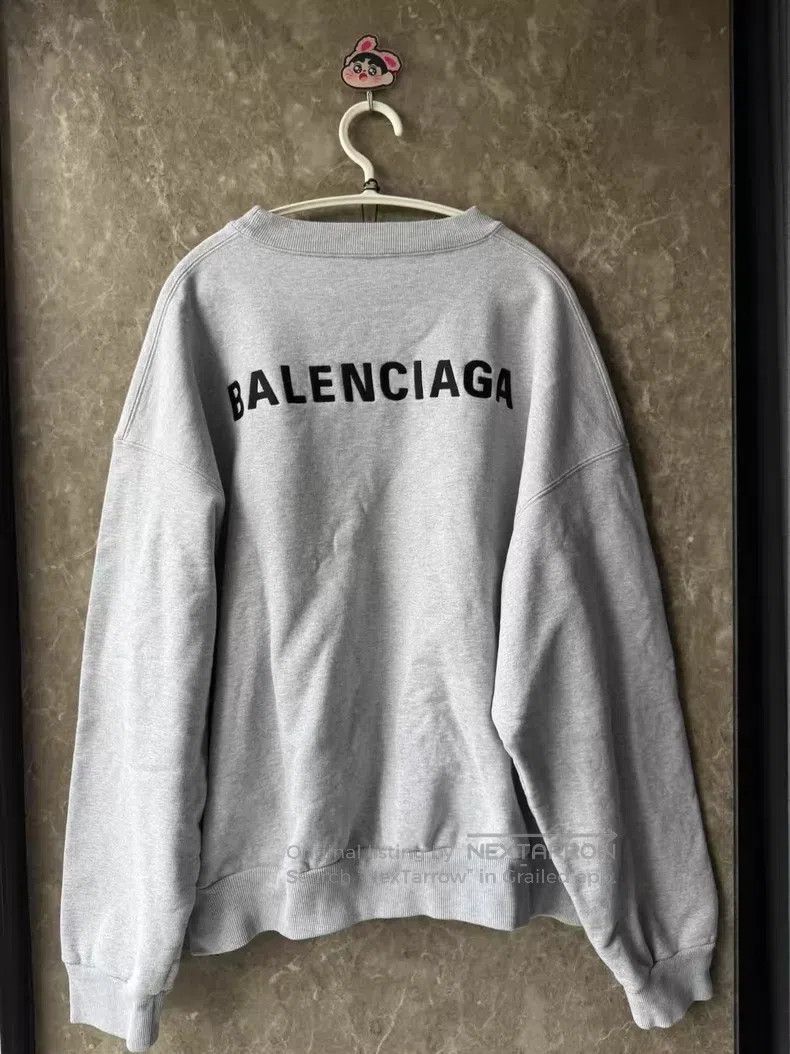 Balenciaga Balenciaga Embroidered Logo Round Neck Sweatshirt Size US S / EU 44-46 / 1 - 3 Thumbnail
