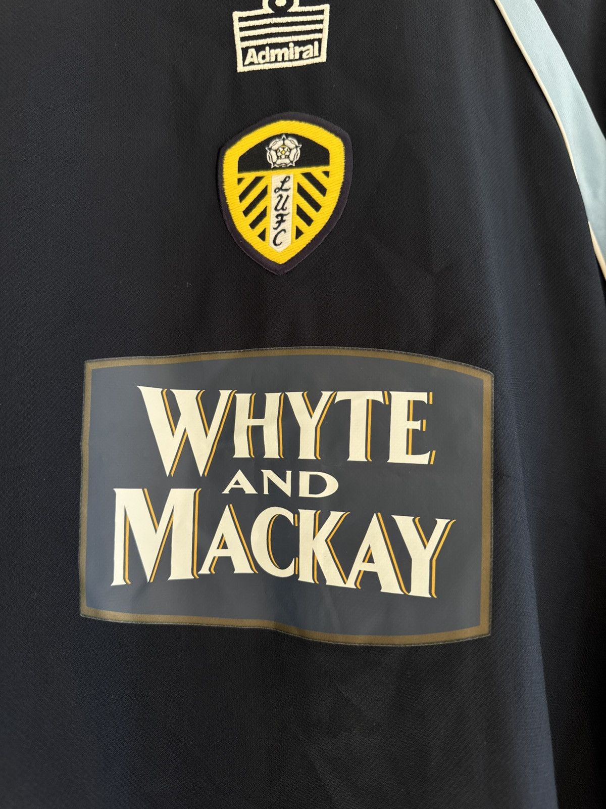 Vintage Vintage Leeds United 2005-2006 Away Soccer Longsleeve Jersey Size US XL / EU 56 / 4 - 6 Thumbnail