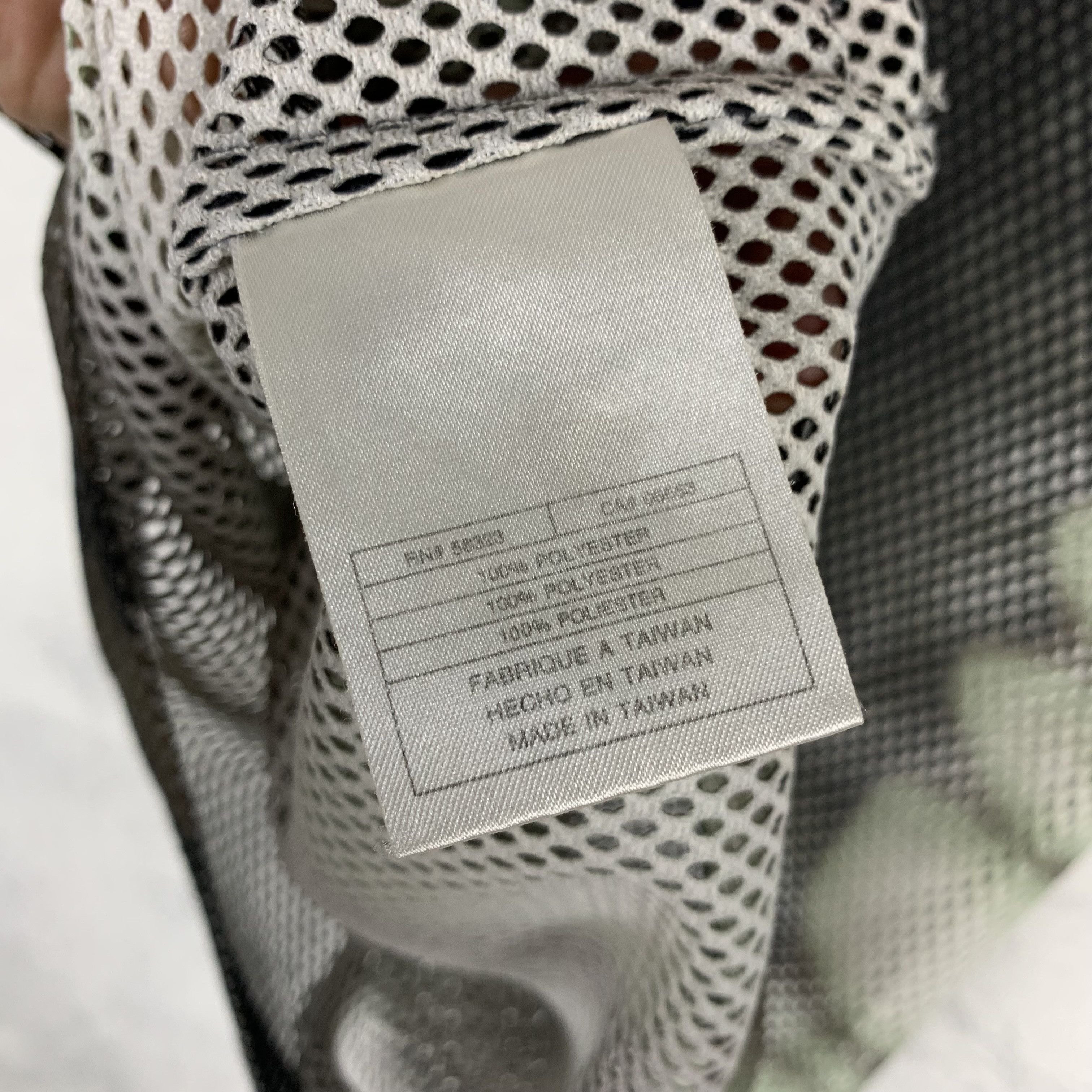 Nike Y2K Nike Mesh Jersey Gradient 3D Size US S / EU 44-46 / 1 - 6 Thumbnail