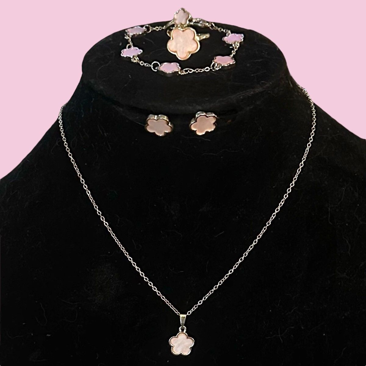 Other Gold tone pink mother of pearl flower jewelry set Size ONE SIZE - 1 Thumbnail