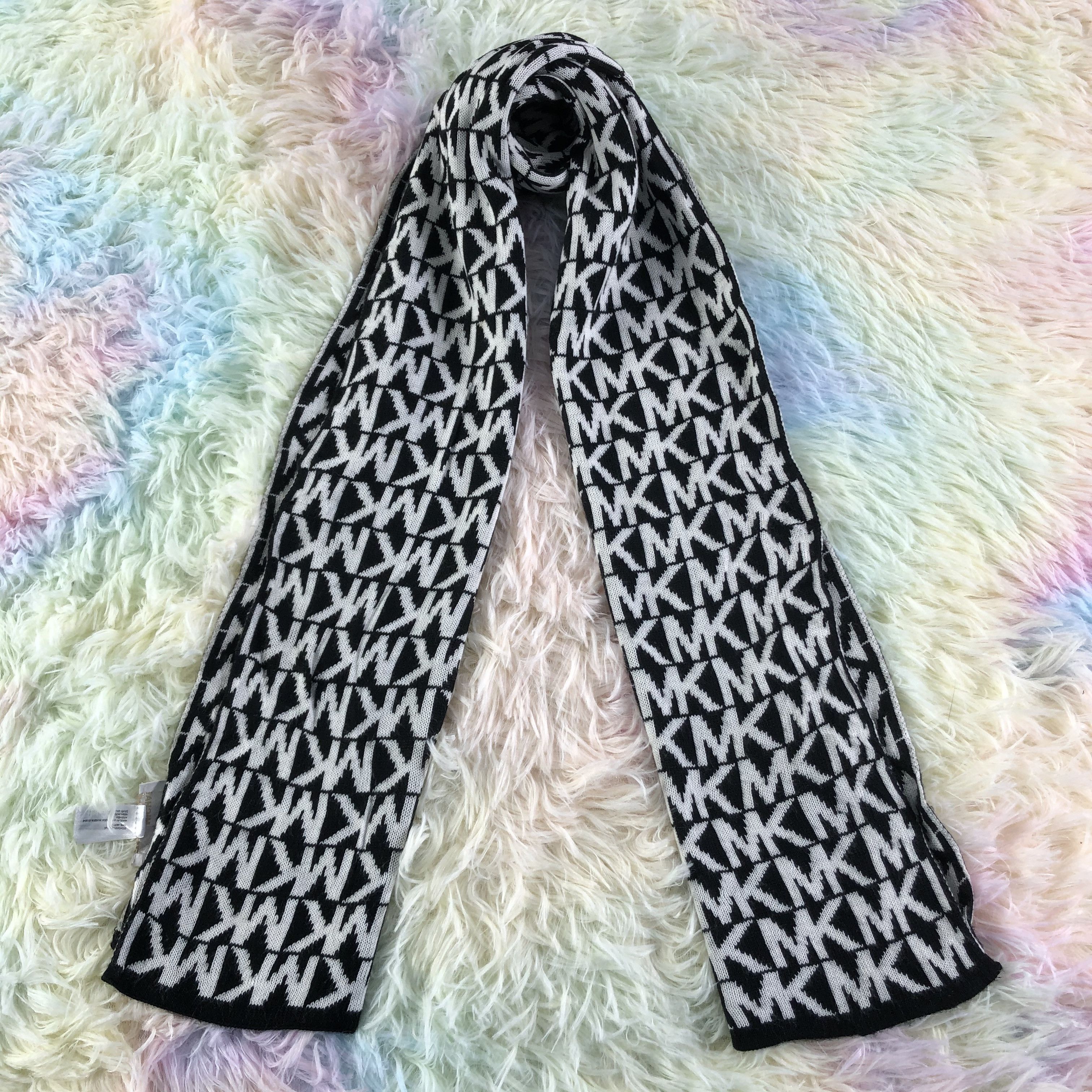 Michael Kors Michael Kors Scarf / Muffler / Neckwear - KM254 Size ONE SIZE - 1 Thumbnail