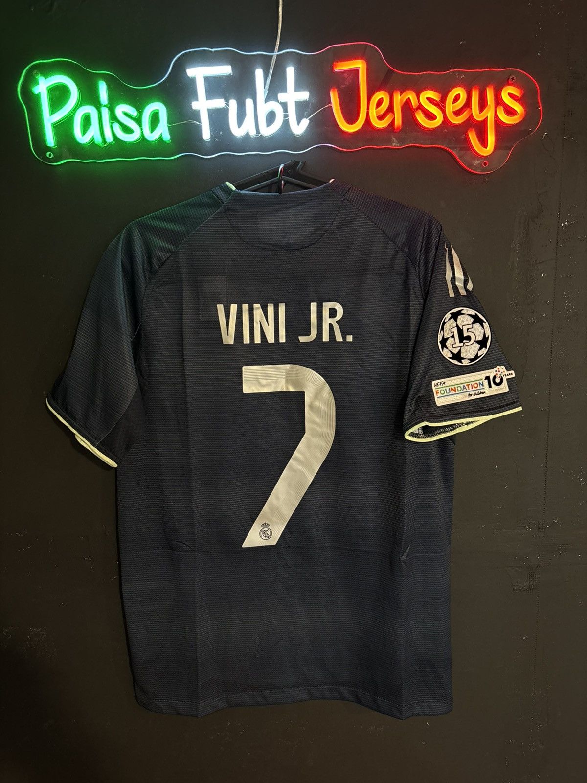 Adidas Real madrid 25/25 Player version Vini #7 Size US L / EU 52-54 / 3 - 2 Thumbnail