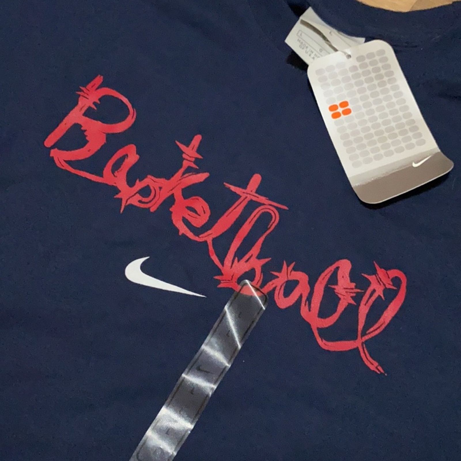 Nike 2004 Nike Basketball Center Swoosh Short Sleeve Size US L / EU 52-54 / 3 - 2 Thumbnail