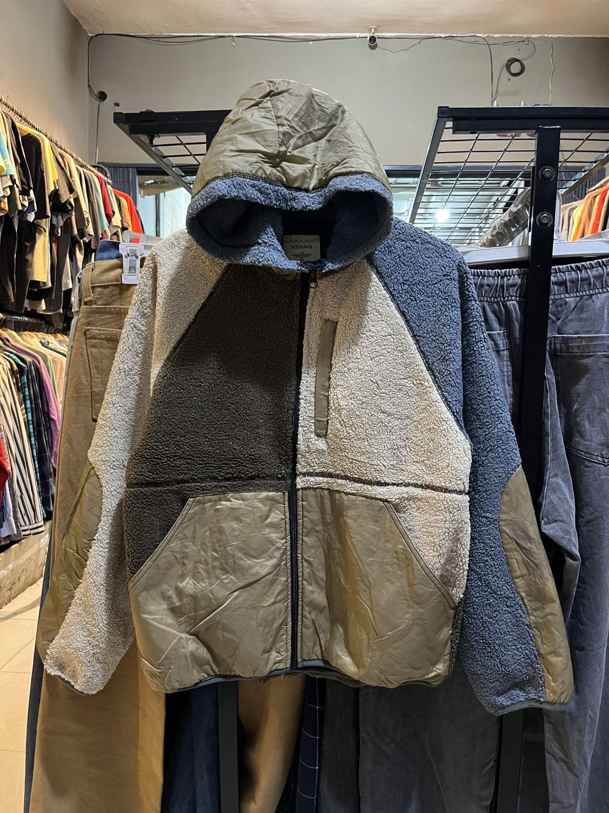 Japanese Brand Vintage Titicaca sherpa jacket Size US L / EU 52-54 / 3 - 2 Thumbnail