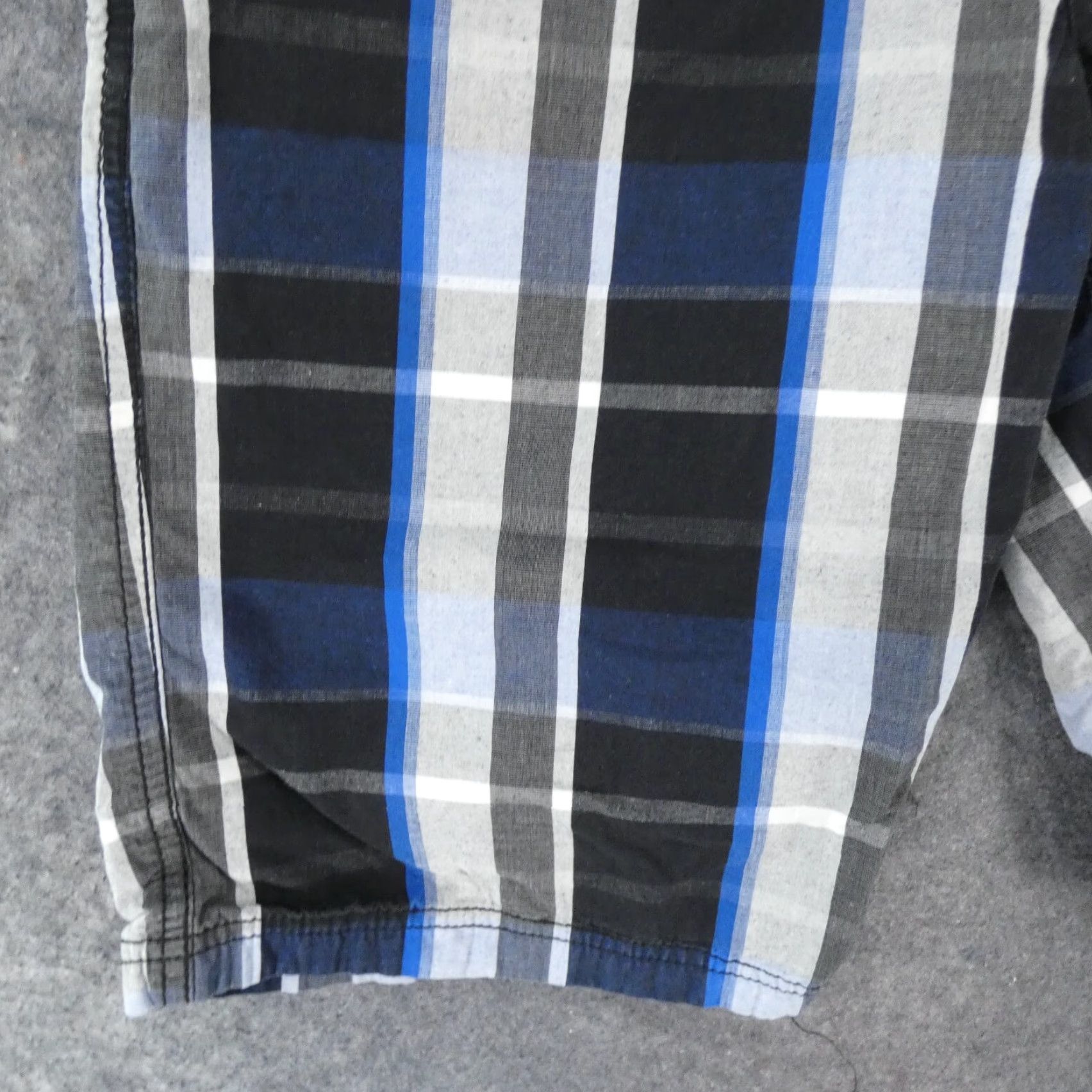 Southpole Southpole Shorts Mens 29 Chino Flat Front Navy Black Plaid Size US 29 - 3 Thumbnail