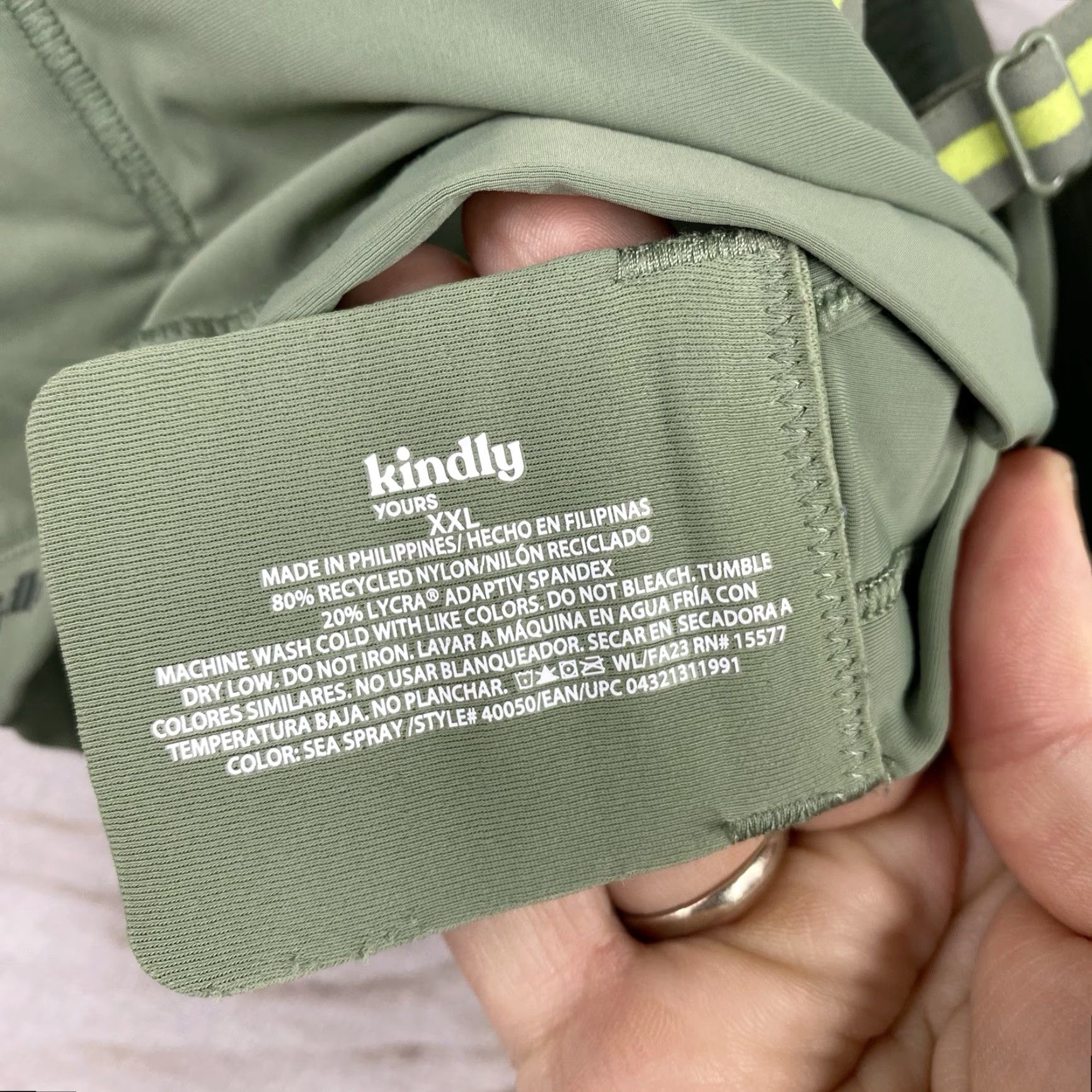 Vintage Kindly XXL Green Wireless Cross Over Hybrid Sea Spray Bra - T-Shirt Style, Convertible, Adjustable Strap, White? Size ONE SIZE - 7 Thumbnail