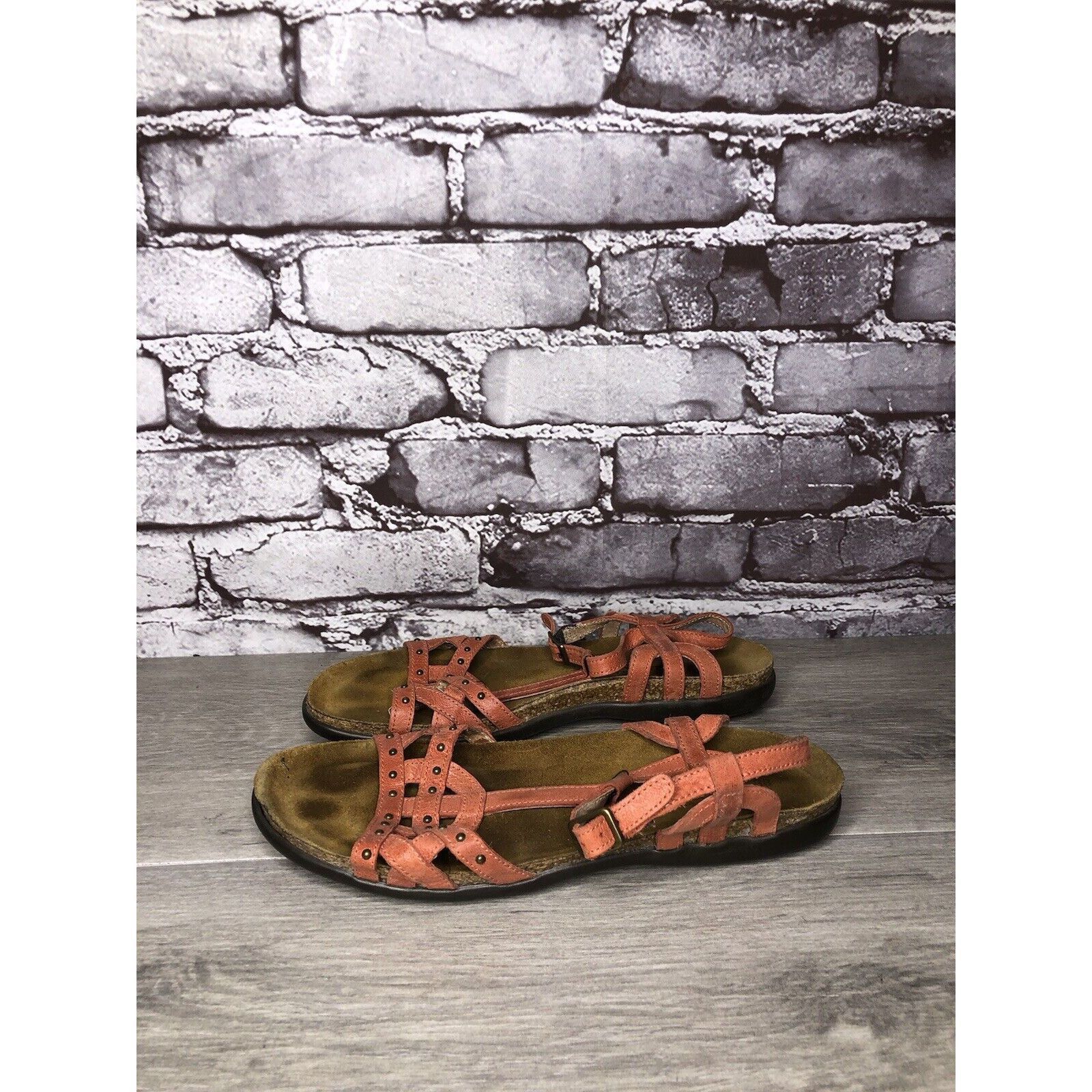 Other Naot Coral Pink Leather Stud Ankle Strap Casual Sandals Wome Size US 7.5 / IT 37.5 - 12 Thumbnail