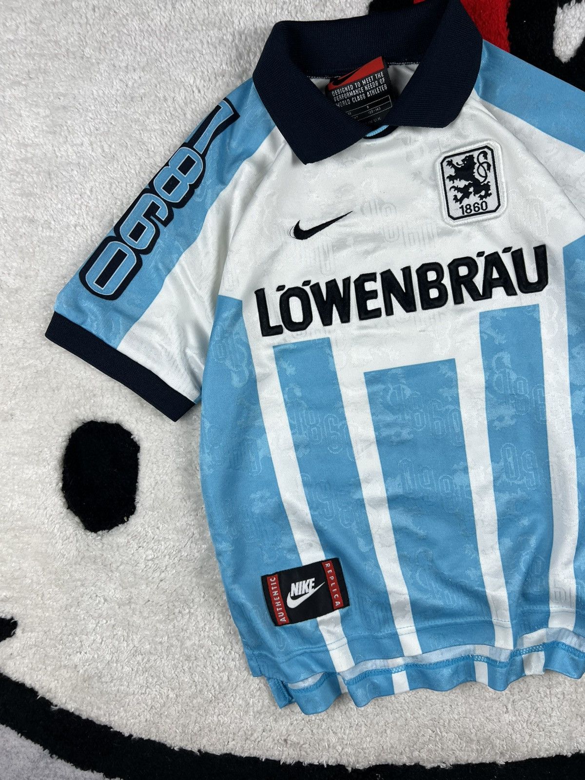 Nike Vintage Nike TSV Munchen 1996/97 Football Kids Soccer Jersey Size US S / EU 44-46 / 1 - 2 Thumbnail