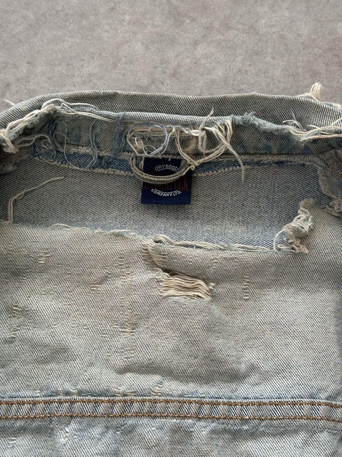 Vintage Vintage Sting Denim Jacket Thrashed Distressed Unique Rare Size US L / EU 52-54 / 3 - 11 Thumbnail