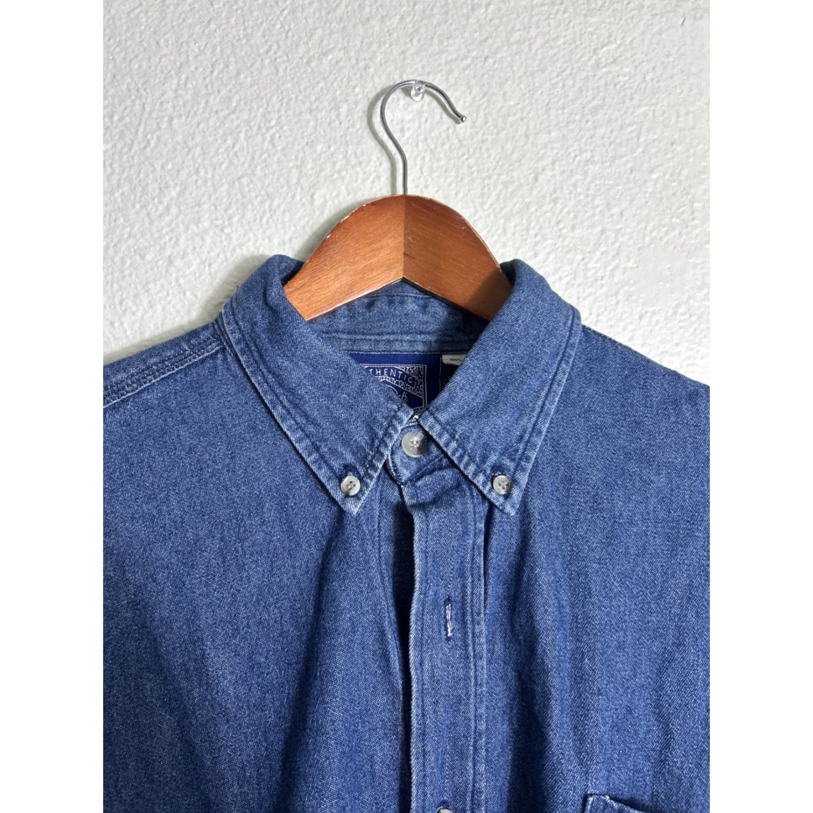 Hard Rock Cafe VINTAGE Hard Rock Denim Button-Down Shirt Long Sleeve M Blue Men Shirt Size US M / EU 48-50 / 2 - 3 Thumbnail