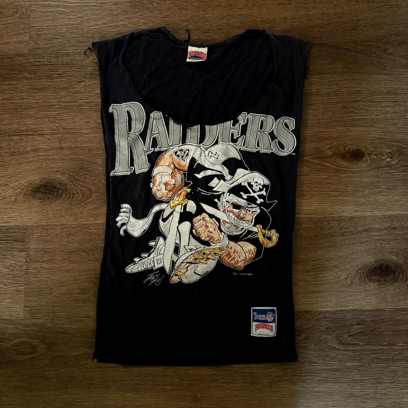 Nutmeg Cut-off 1988 Oakland Raiders Football Tee Size US L / EU 52-54 / 3 - 1 Thumbnail