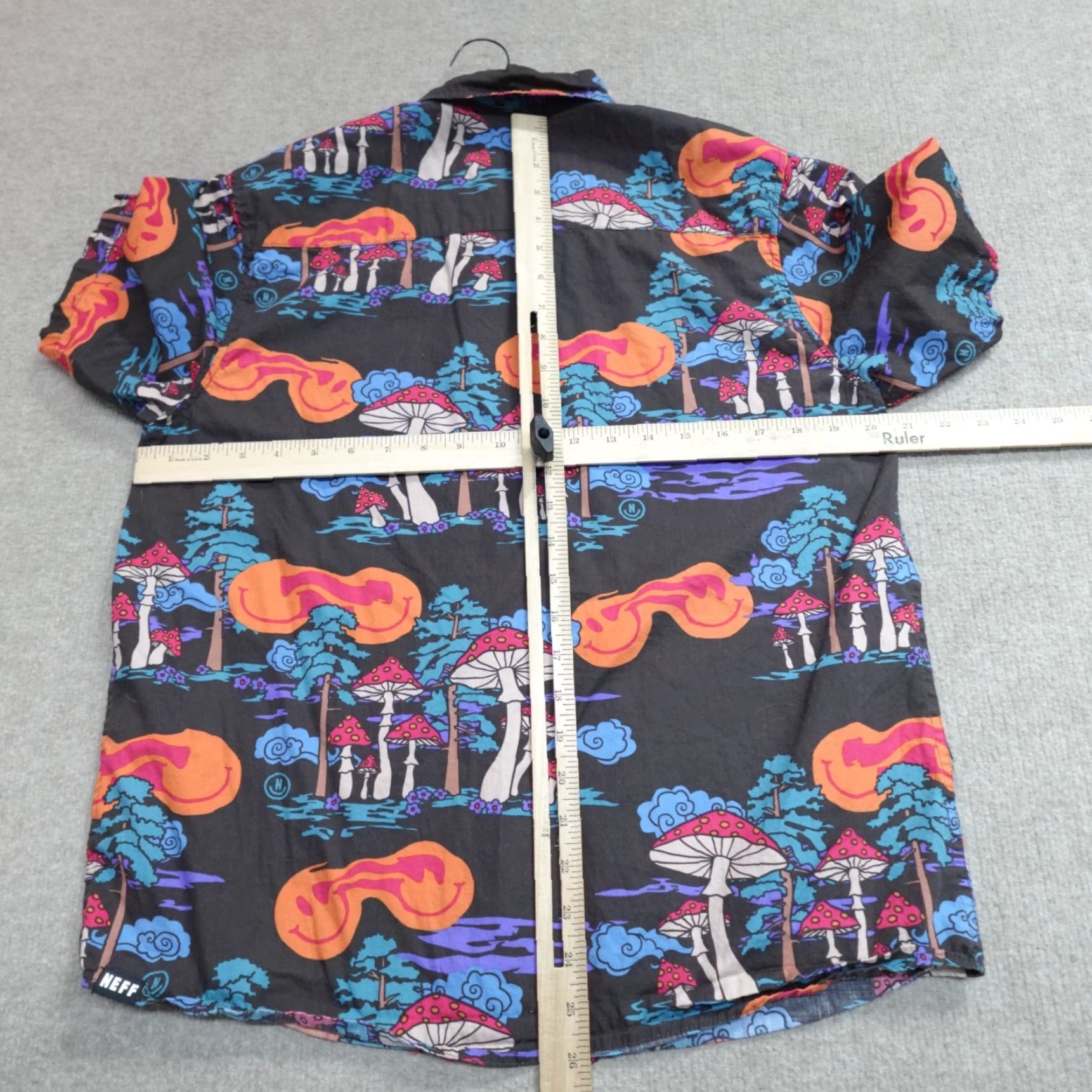 Vintage Neff Shirt Small Gray Magic Mushrooms Amanita Muscaria Happy Face Shirt Mens S Gray Neff Button-Up Short Sleeve Cotton Plaid Collared Size US S / EU 44-46 / 1 - 4 Thumbnail
