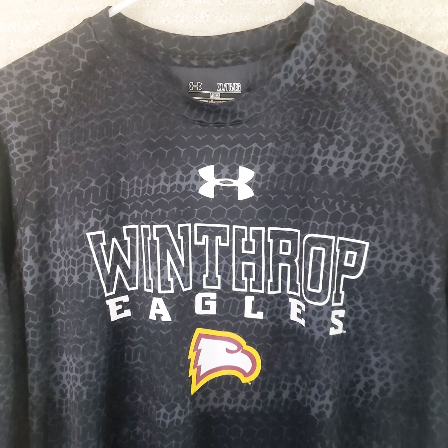 Under Armour Under Armour Men's XL Black Geometric Winthrop Eagles Tee T-Shirt HeatGear USA Mens Size US XL / EU 56 / 4 - 3 Thumbnail