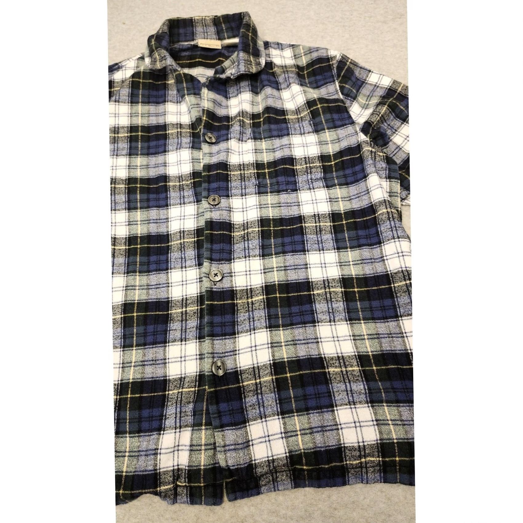 Vintage VINTAGE? No. LL Bean Shirt Mens Large Blue Green Plaid Flannel Button Front L REG Size US L / EU 52-54 / 3 - 3 Thumbnail