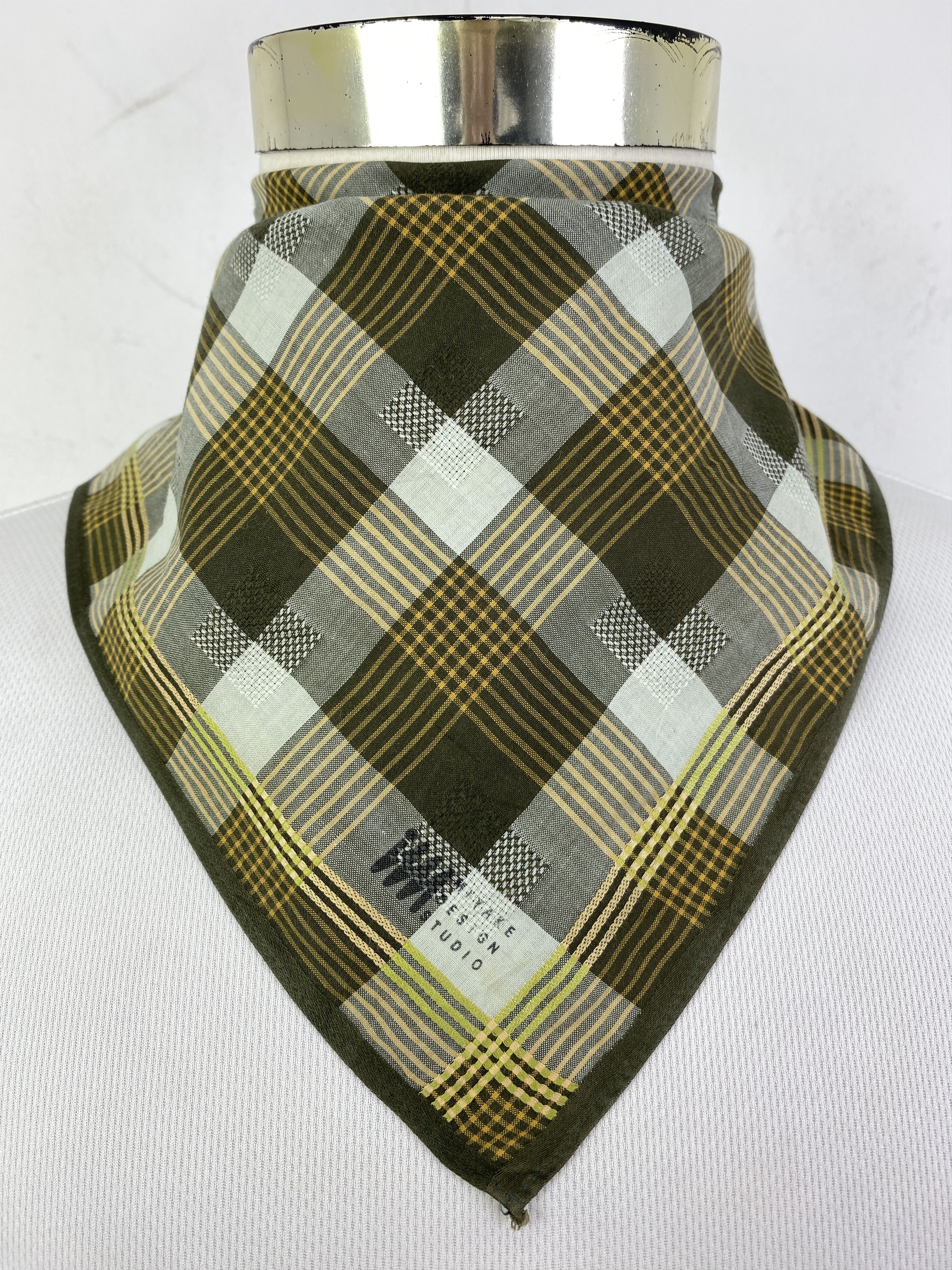 Issey Miyake Vintage Issey Miyake Handkerchief Neckerchief HKC0859 Size ONE SIZE - 1 Thumbnail