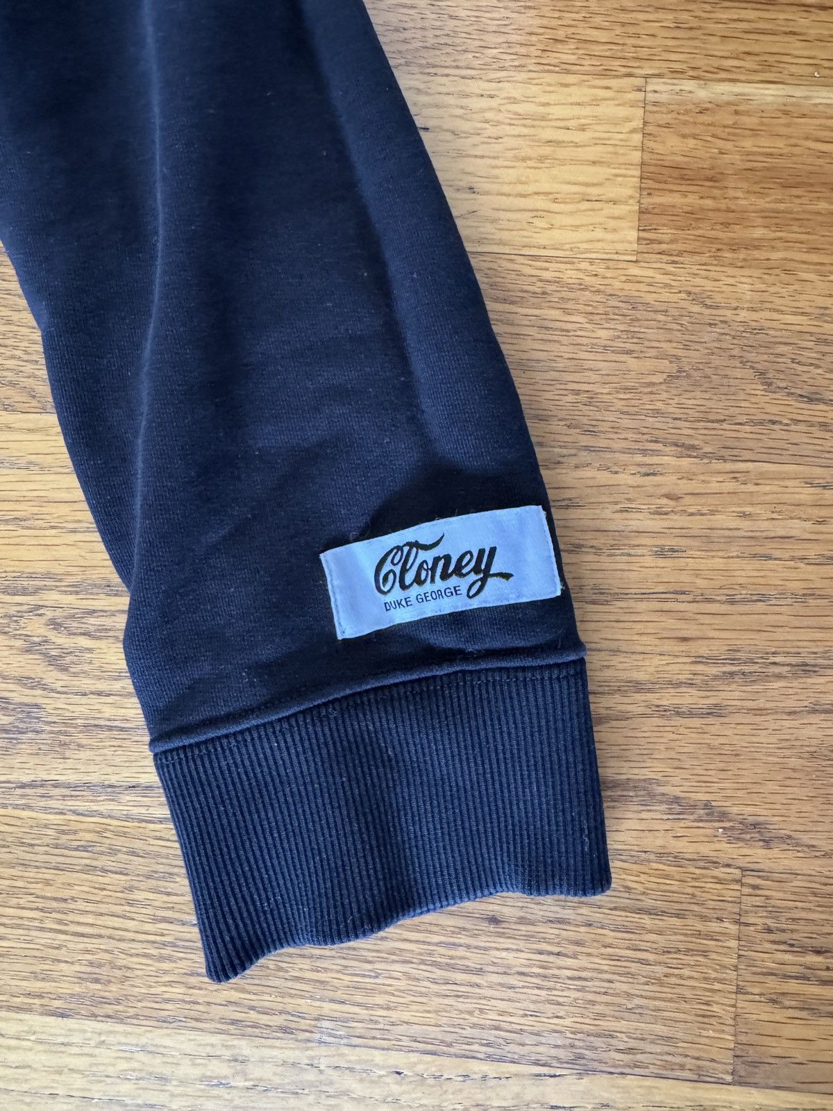 Valentino VACCINATED Hoodie Size US M / EU 48-50 / 2 - 4 Thumbnail