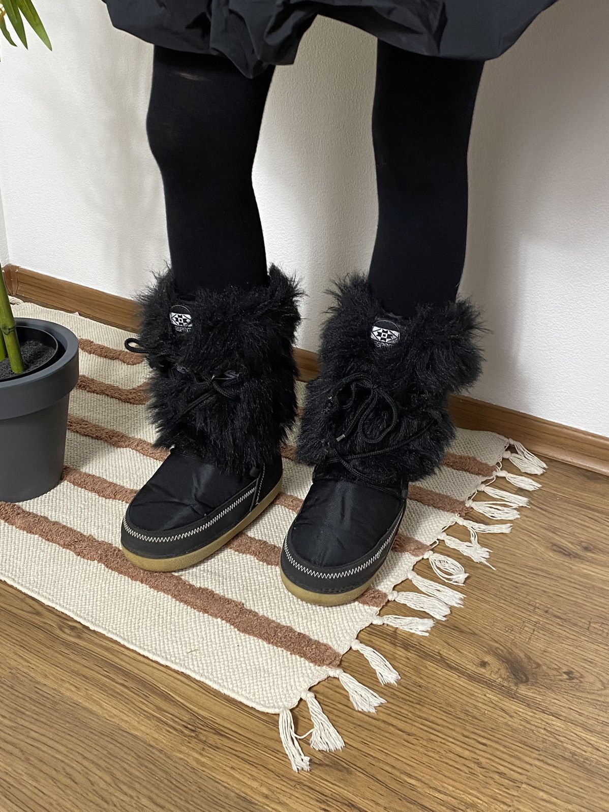 Esprit FUR YETI MOHAIR WINTER SNOW MOON Y2K UNT BOOTS Size US 7 / IT 37 - 9 Thumbnail