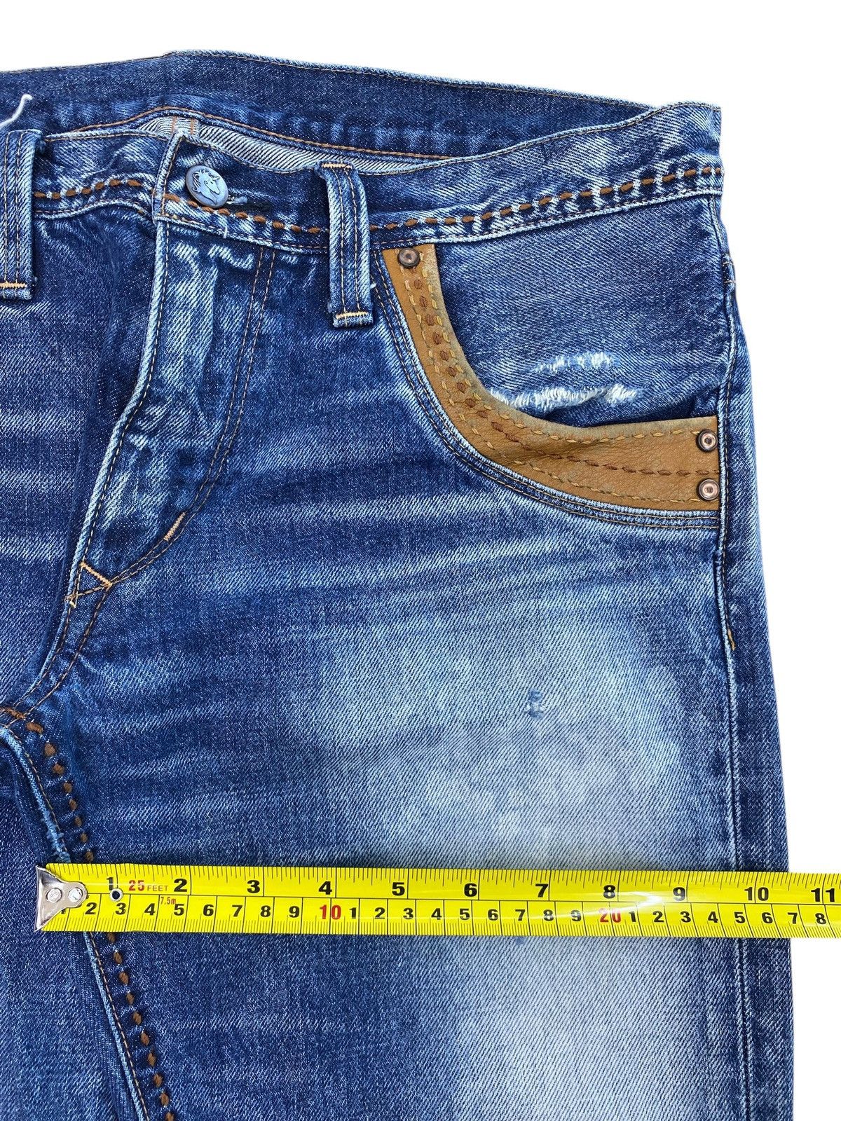 Japanese Brand Japanese Brand Light Wash Whiskered Style Straight Leg Jeans Size US 32 / EU 48 - 7 Thumbnail
