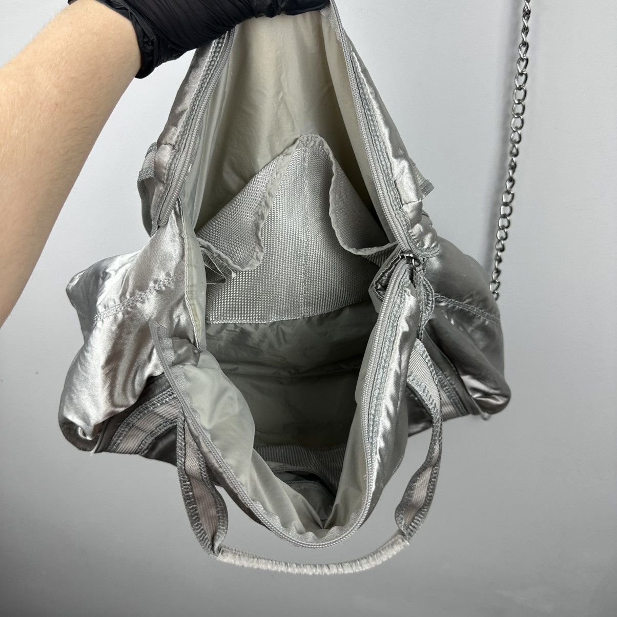 Nike Vintage Nike Silver Nylon Bag Size ONE SIZE - 23 Thumbnail