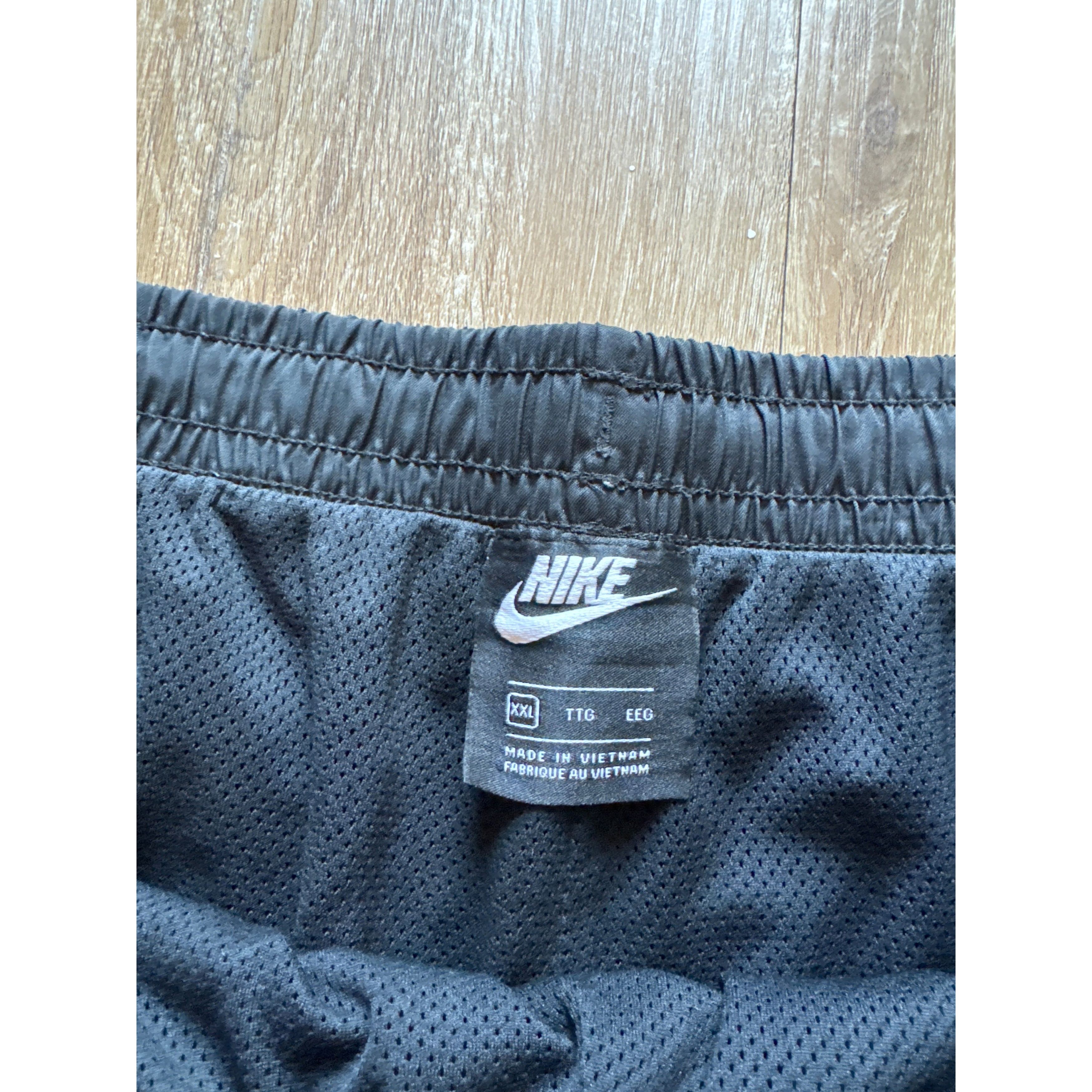Other Nike Black Logo Shorts Size US 36 / EU 52 - 3 Thumbnail
