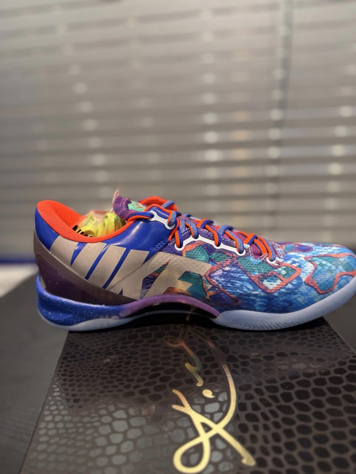 Nike Size 11 Nike Kobe 8 Protro What The Kobe Brand New Size US 11 / EU 44 - 4 Thumbnail