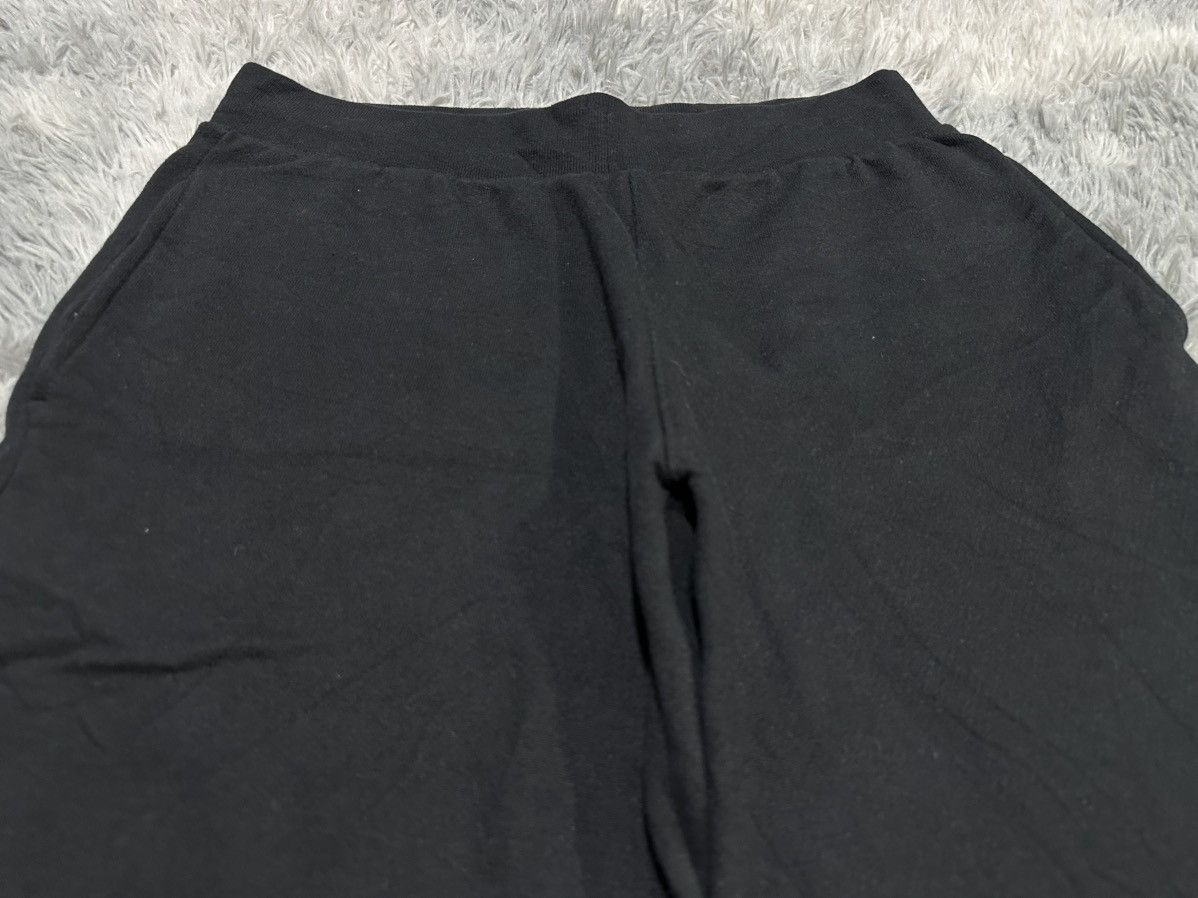 Champion 🔥Y2K Champion Reverse Weave Shorts Sweatpants Raw Edge Size US 32 / EU 48 - 2 Thumbnail