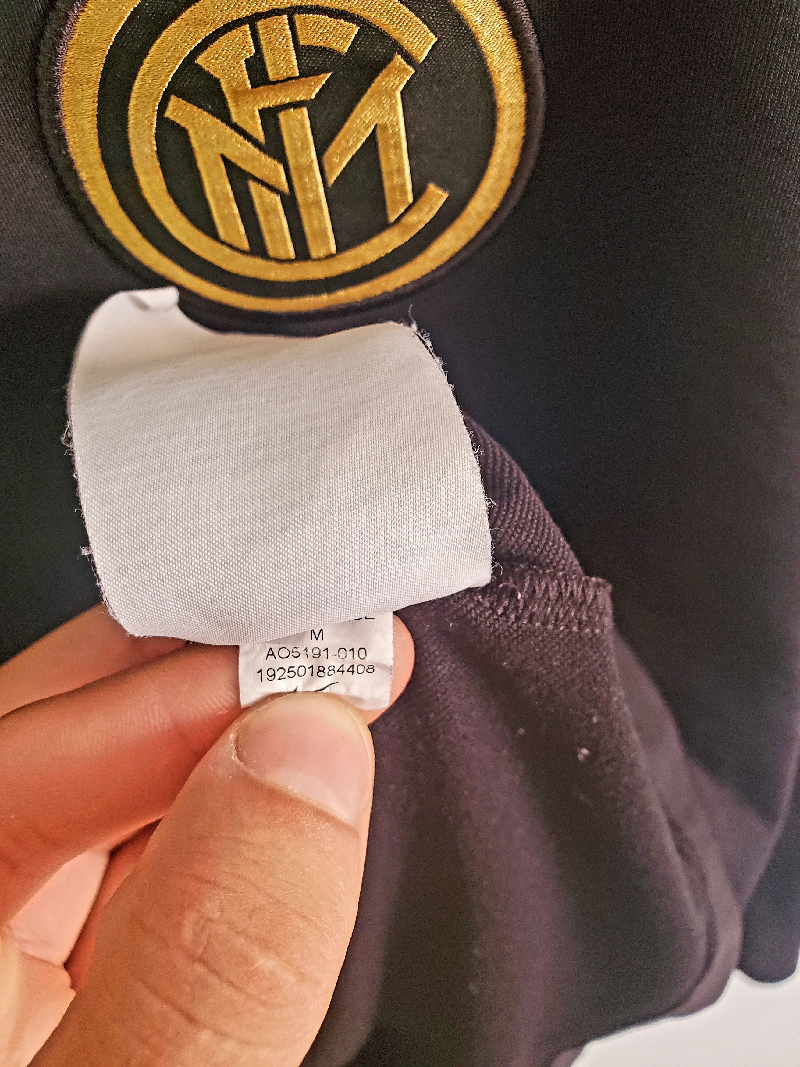Nike INTER milan Long-sleeve jersey, M ideal condition Size US M / EU 48-50 / 2 - 4 Thumbnail
