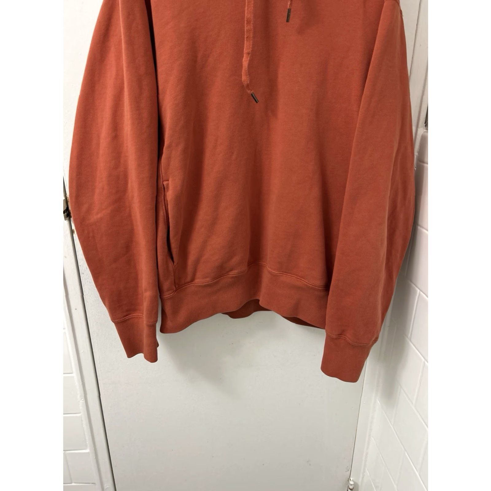 Uniqlo UNIQLO Hoodie Mens M Orange Pullover Sweatshirt Pockets Long Sleeve Crew Neck Drawstring Hoodie Size US M / EU 48-50 / 2 - 3 Thumbnail