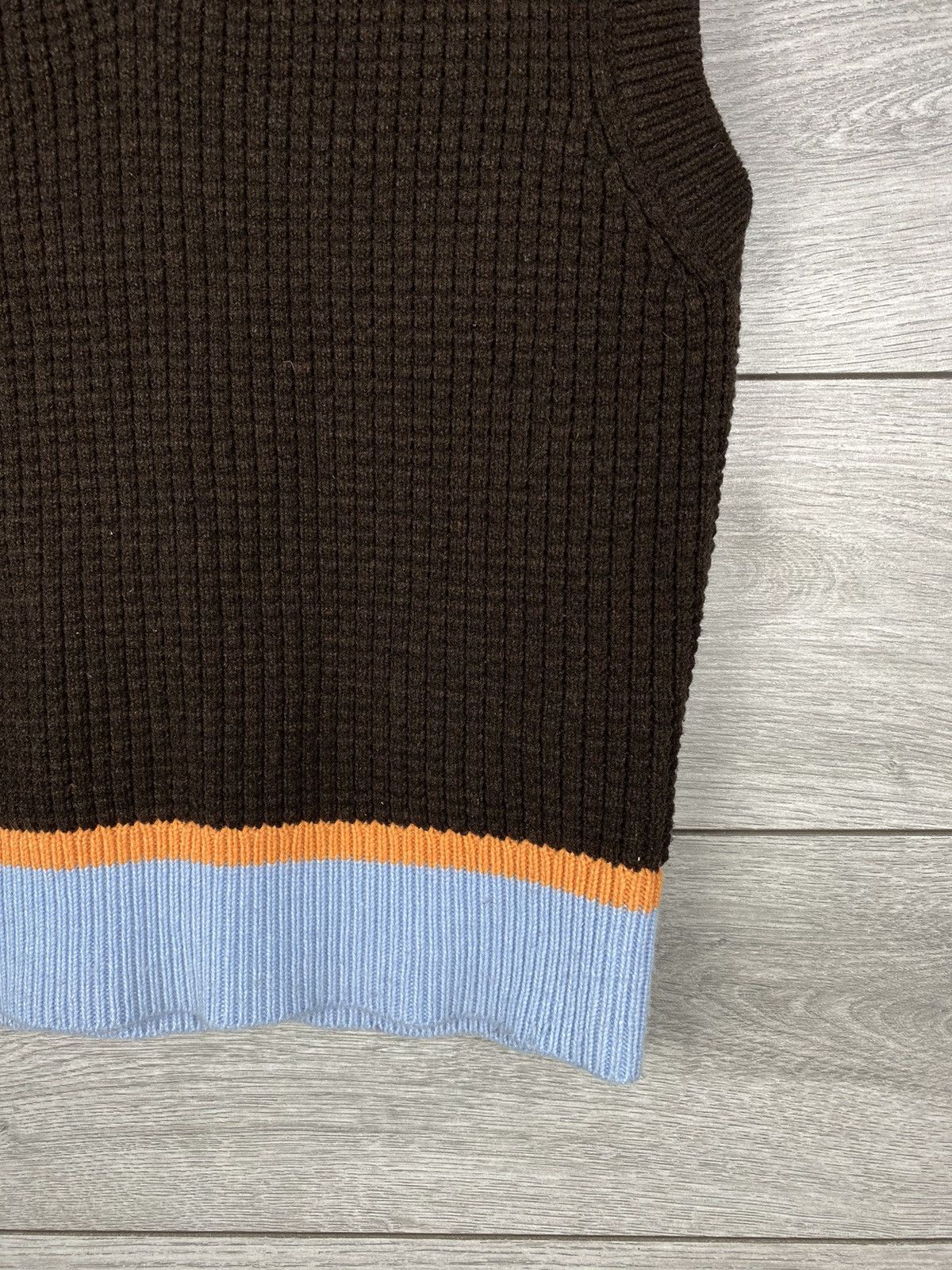 Marni Marni x Uniqlo V-Neck Knitted West Size XL / US 12-14 / IT 48-50 - 4 Thumbnail