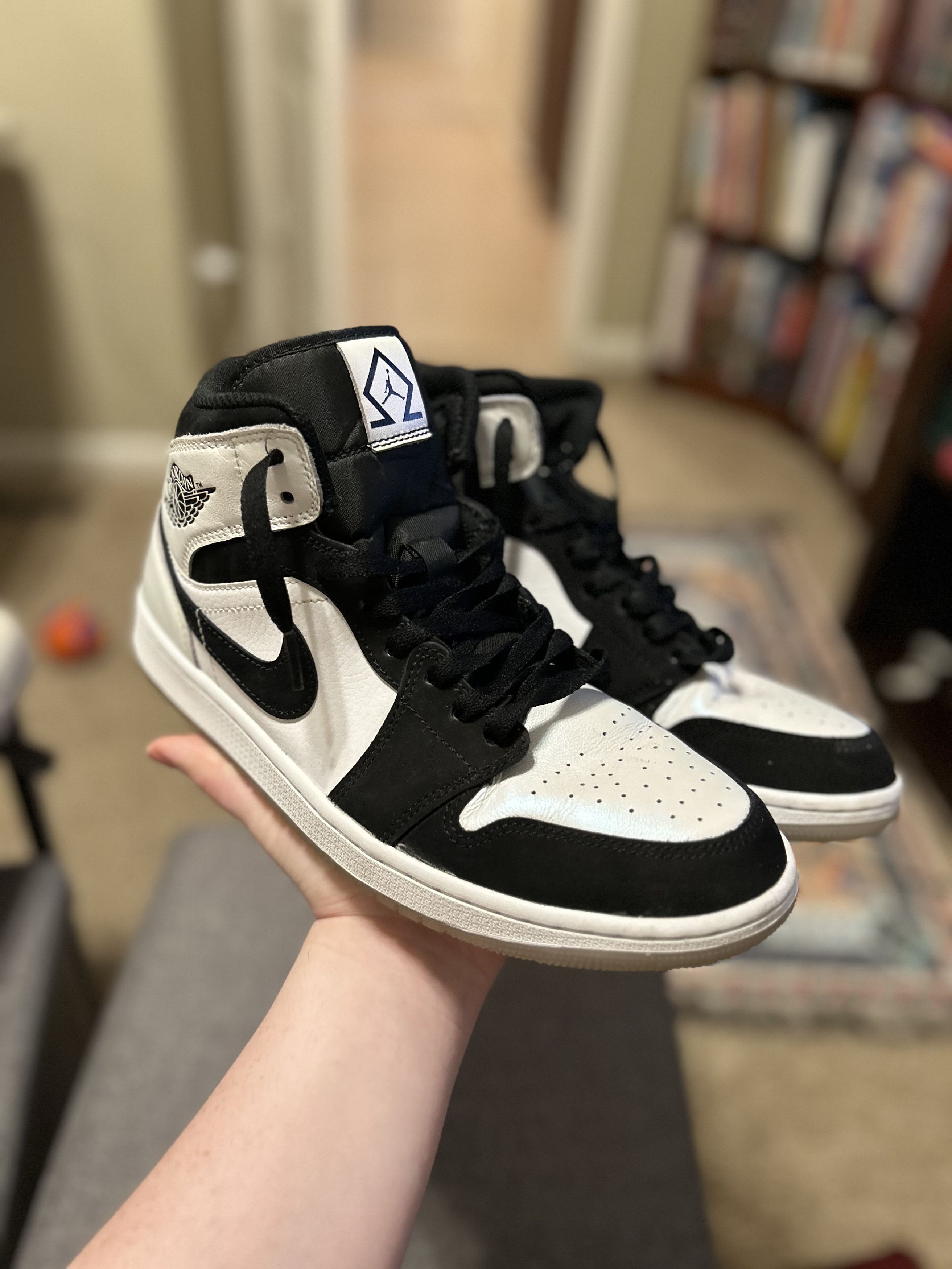 Nike Jordan 1 mid diamond Size US 9.5 / EU 42-43 - 3 Thumbnail