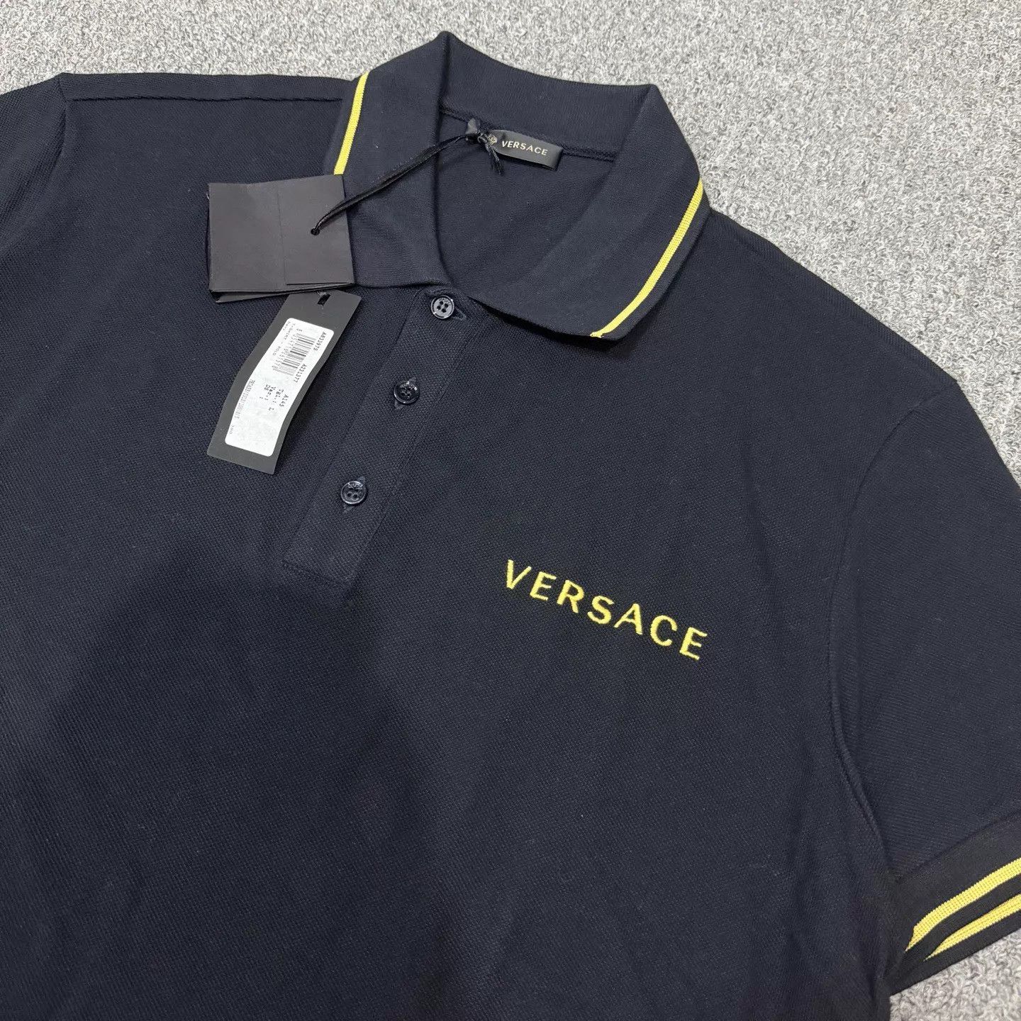 Versace Versace Black Gold Logo Short Sleeve Polo L Size US L / EU 52-54 / 3 - 3 Thumbnail