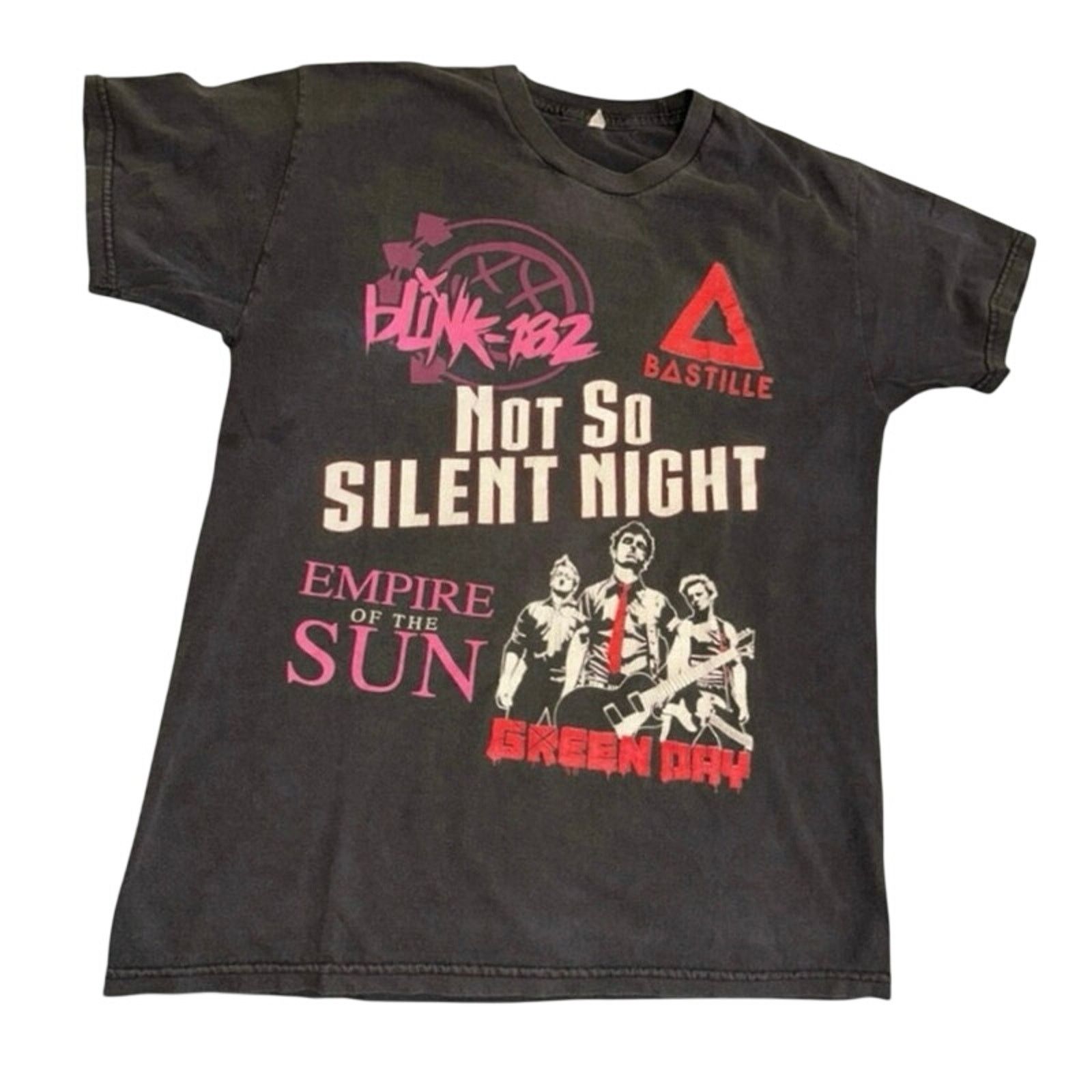 Alstyle Live 105 Not So Silent Night 2016 Tee Blink 182 Green Day Size M / US 6-8 / IT 42-44 - 1 Thumbnail