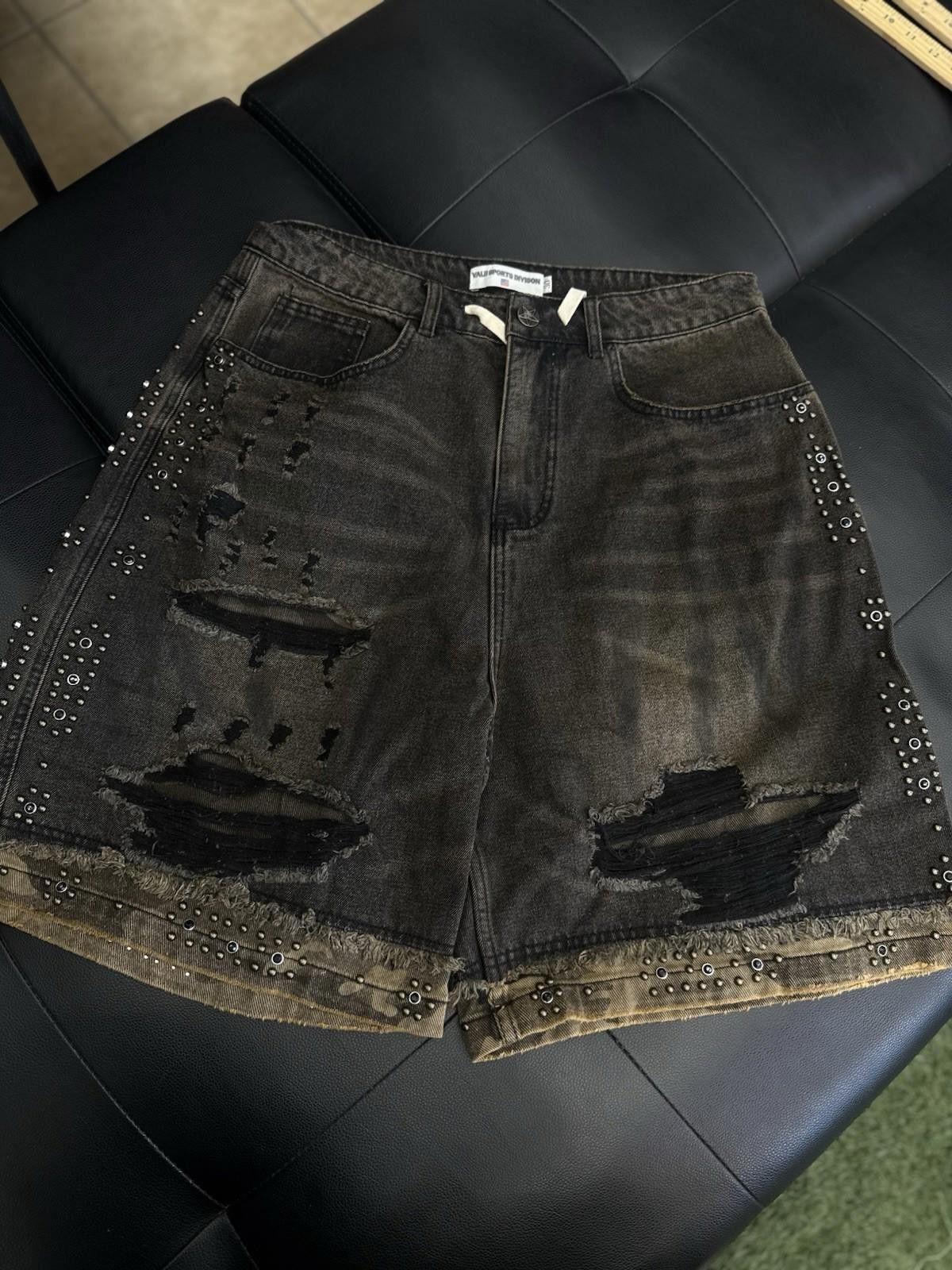 Vale Valley Denim Studded Shorts Size 30 (Brand New) Black/Brown Size US 30 / EU 46 - 1 Thumbnail