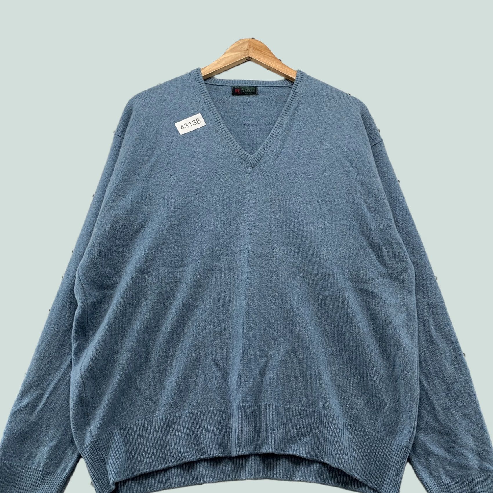 Abercrombie & Fitch Abercrombie & Fitch Sweater Shirt Blue 80s Wool V-Neck Pullover Vintage Large Mens Knit Pullover UK Scotland Size US L / EU 52-54 / 3 - 1 Thumbnail