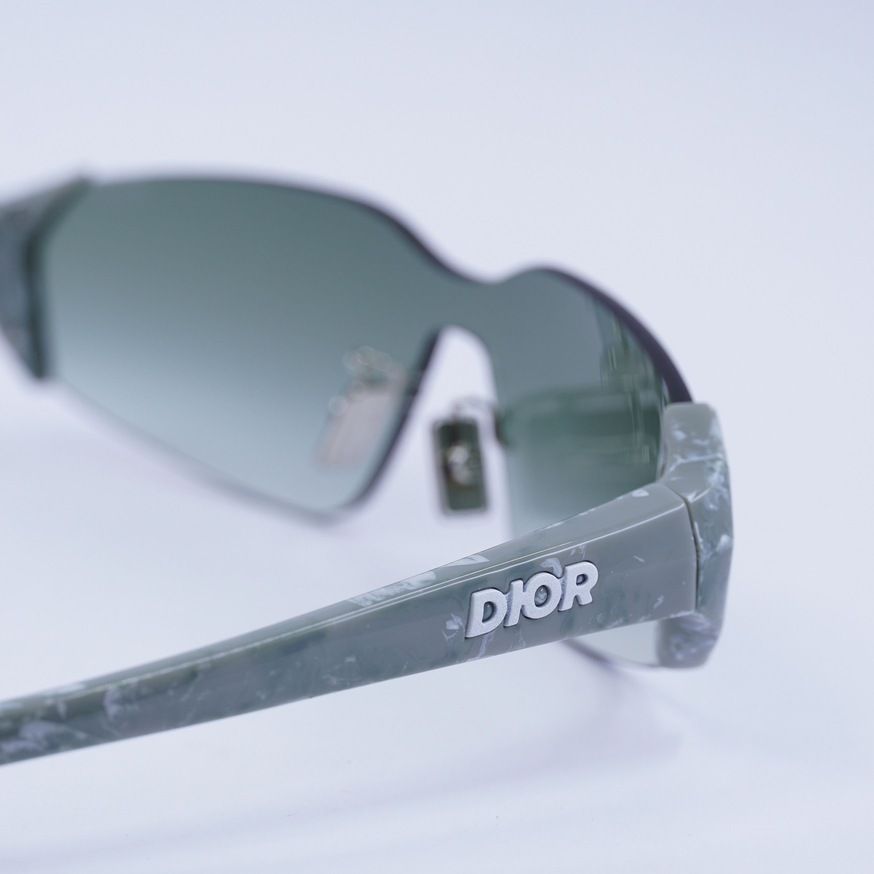 Dior Dior DIORBAY M1U 55C1 Sunglasses Green Geometric Frame Size ONE SIZE - 5 Thumbnail