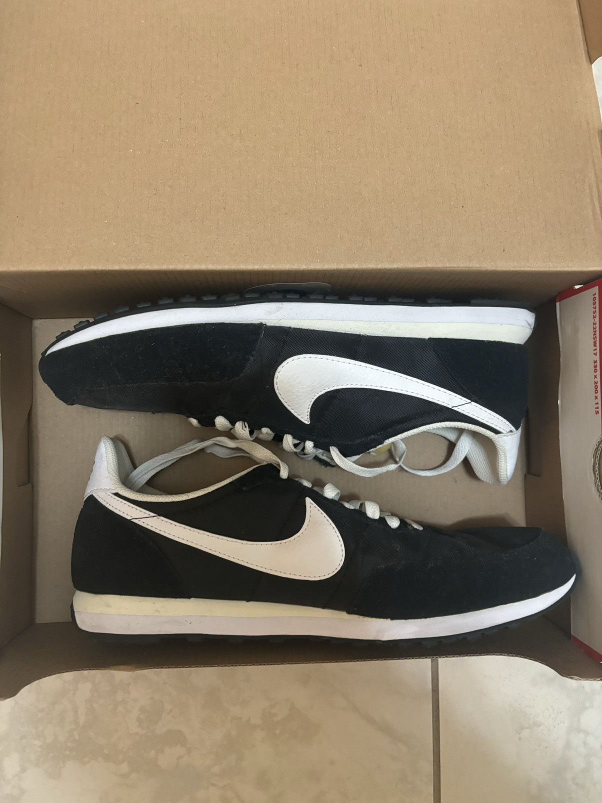 Nike rare Nike Waffle Trainer 2 Black/White Shoe Size 9.5 Size US 9.5 / EU 42-43 - 2 Thumbnail