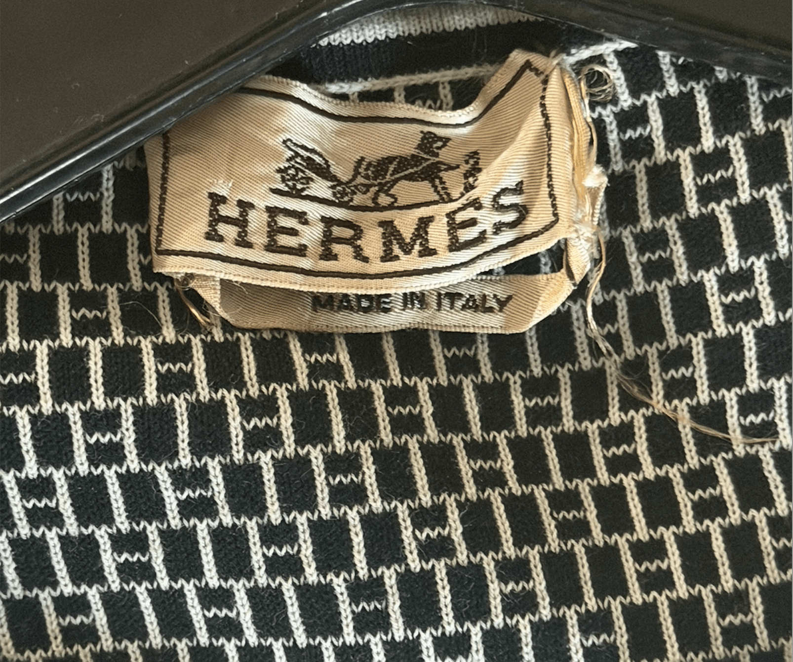 Hermes 100% Authentic Hermes H Logo Monogram Short Sleeve Sweater Size US M / EU 48-50 / 2 - 6 Thumbnail