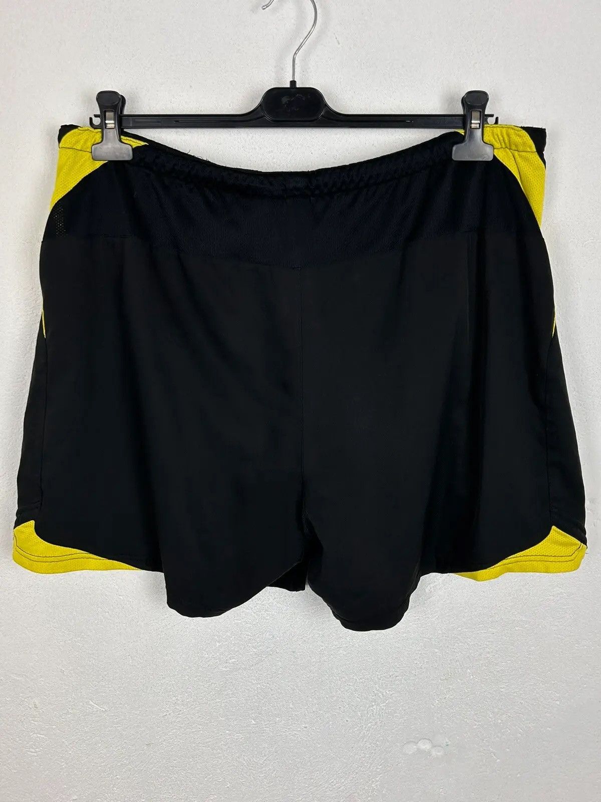 Nike 00s Vintage Nike Borussia Dortmund BVB 2004/05 Away Shorts Size US 36 / EU 52 - 5 Thumbnail
