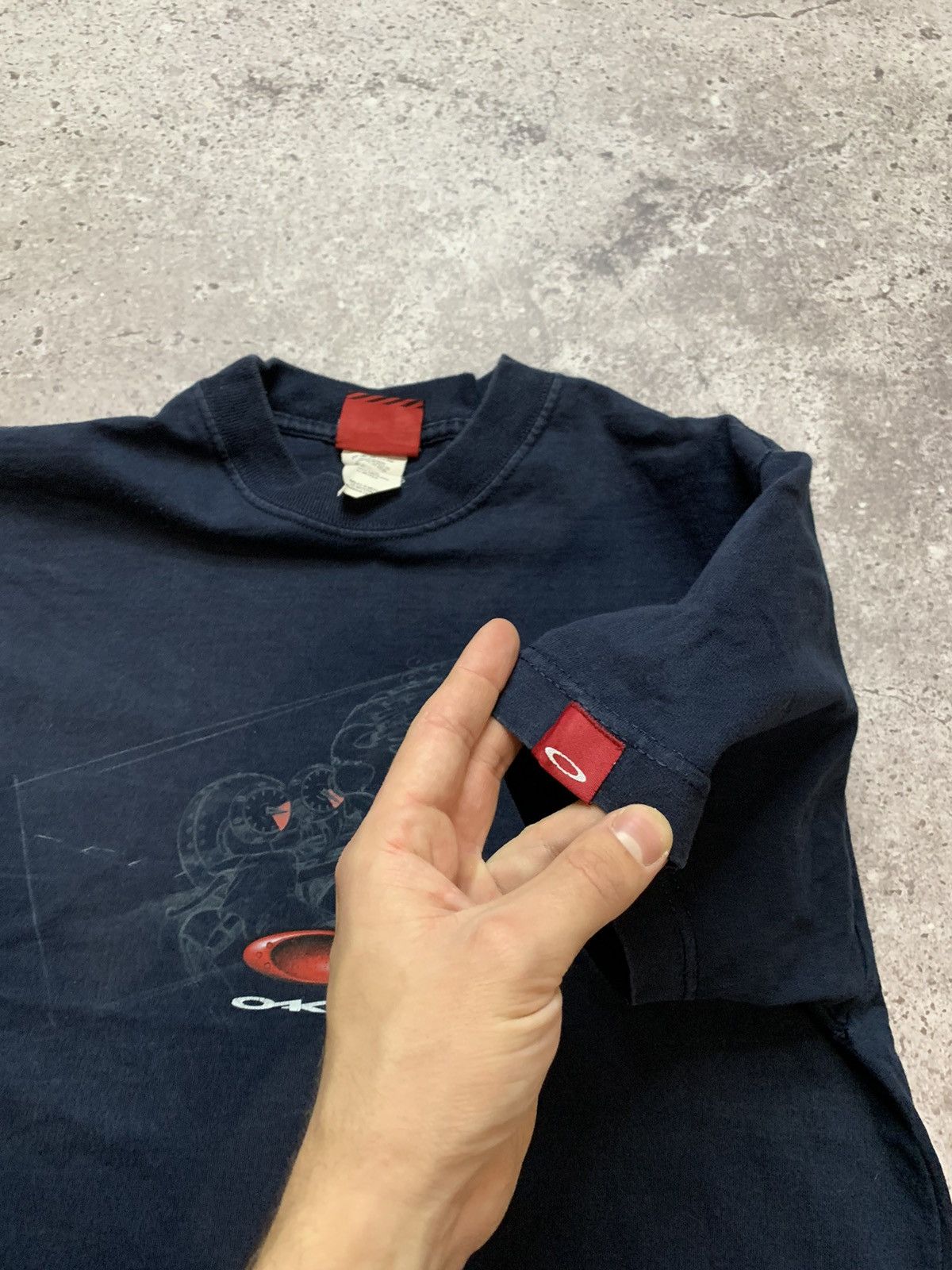 Oakley × Vintage × Y'2 Leather RARE VTG Oakley RED LOGO TEE Size US M / EU 48-50 / 2 - 6 Thumbnail